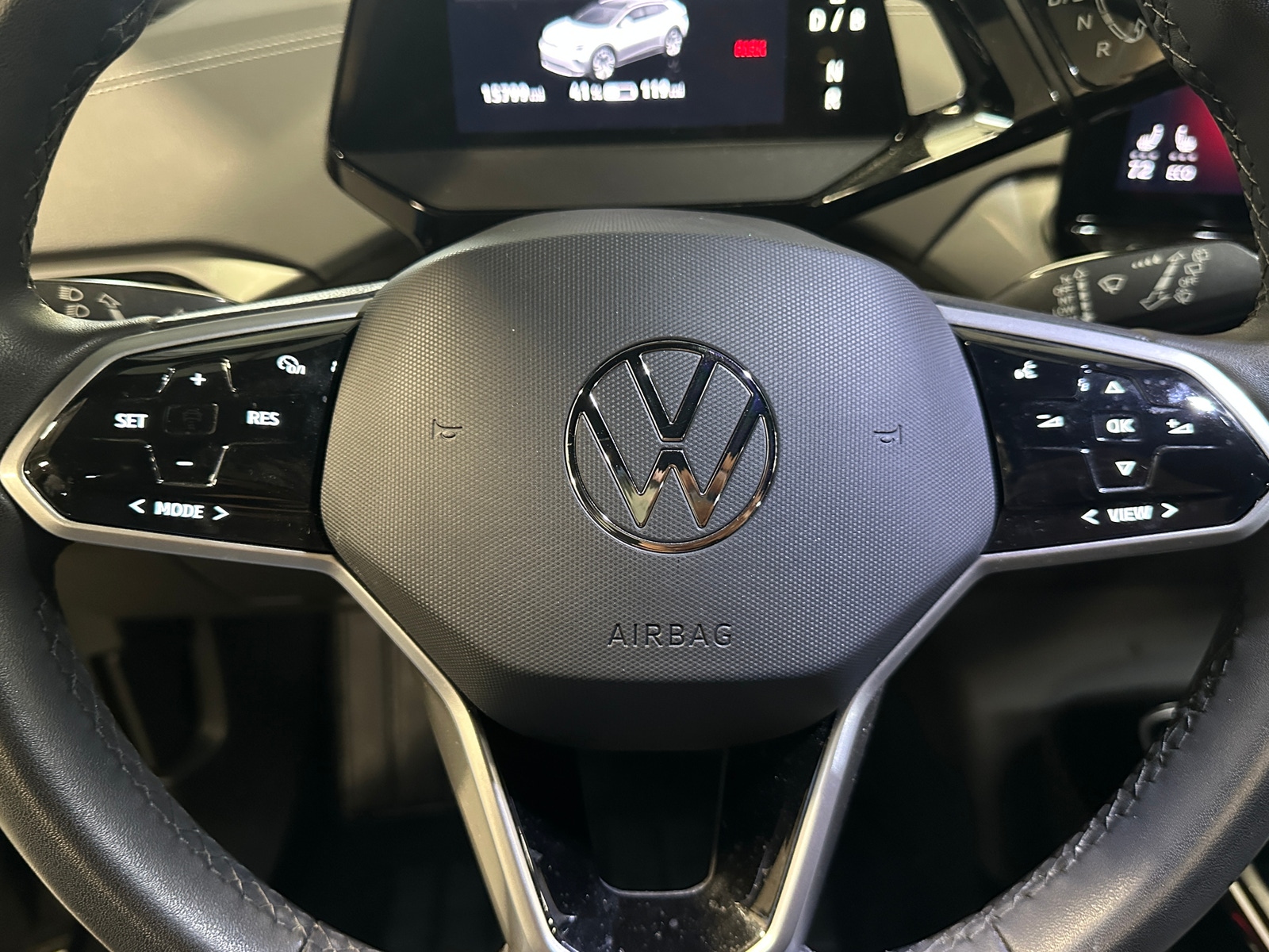 Thumbnail: 2023 Volkswagen ID.4 - 4