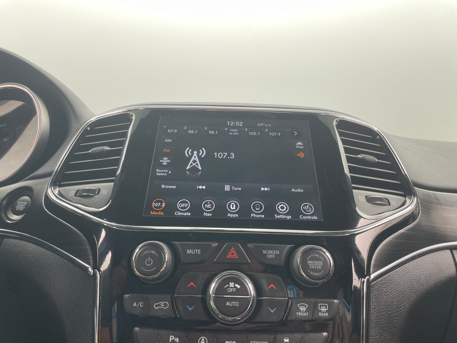 Thumbnail: 2021 Jeep Grand Cherokee - 3