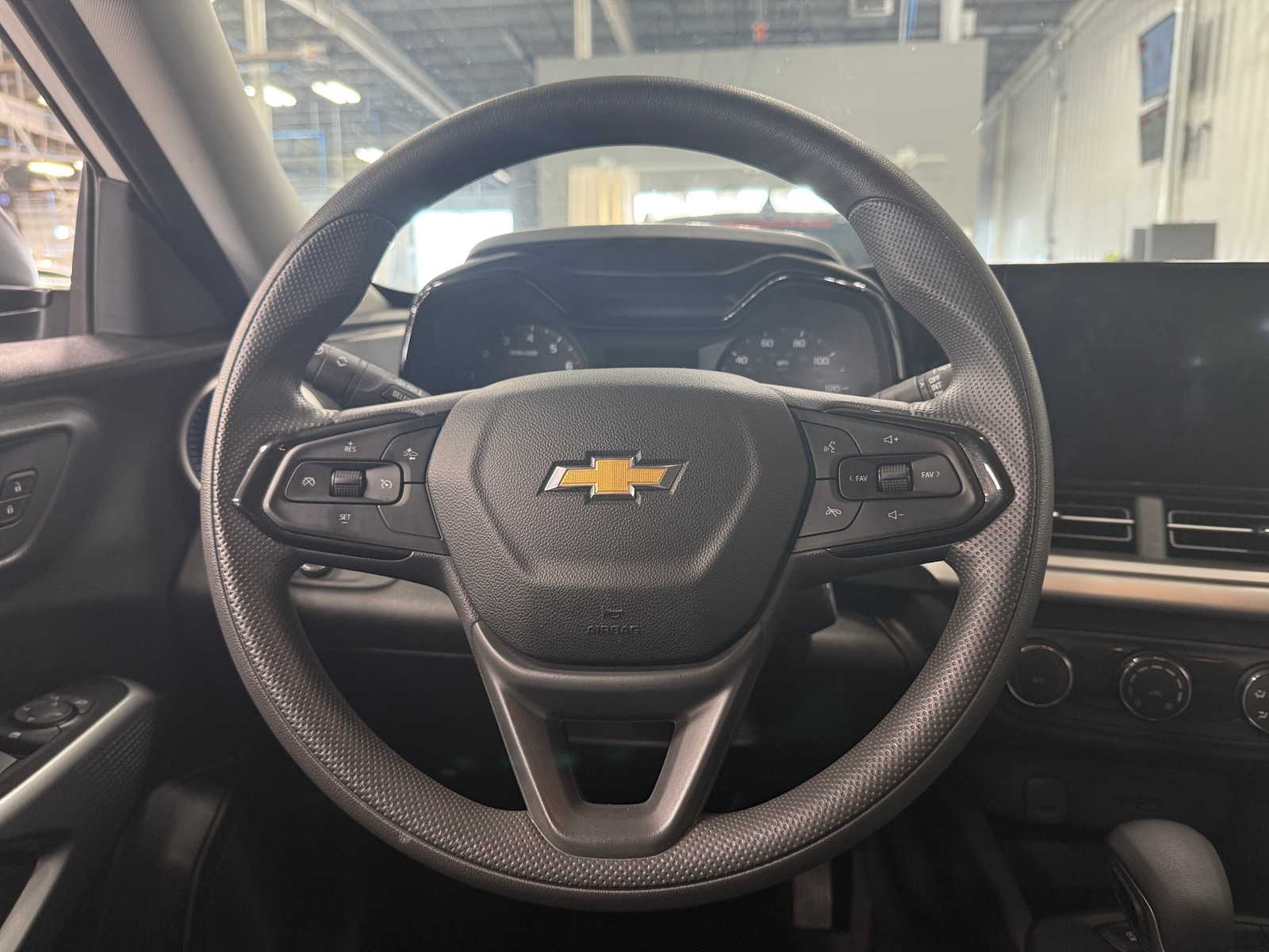 Thumbnail: 2025 Chevrolet Trax - 5