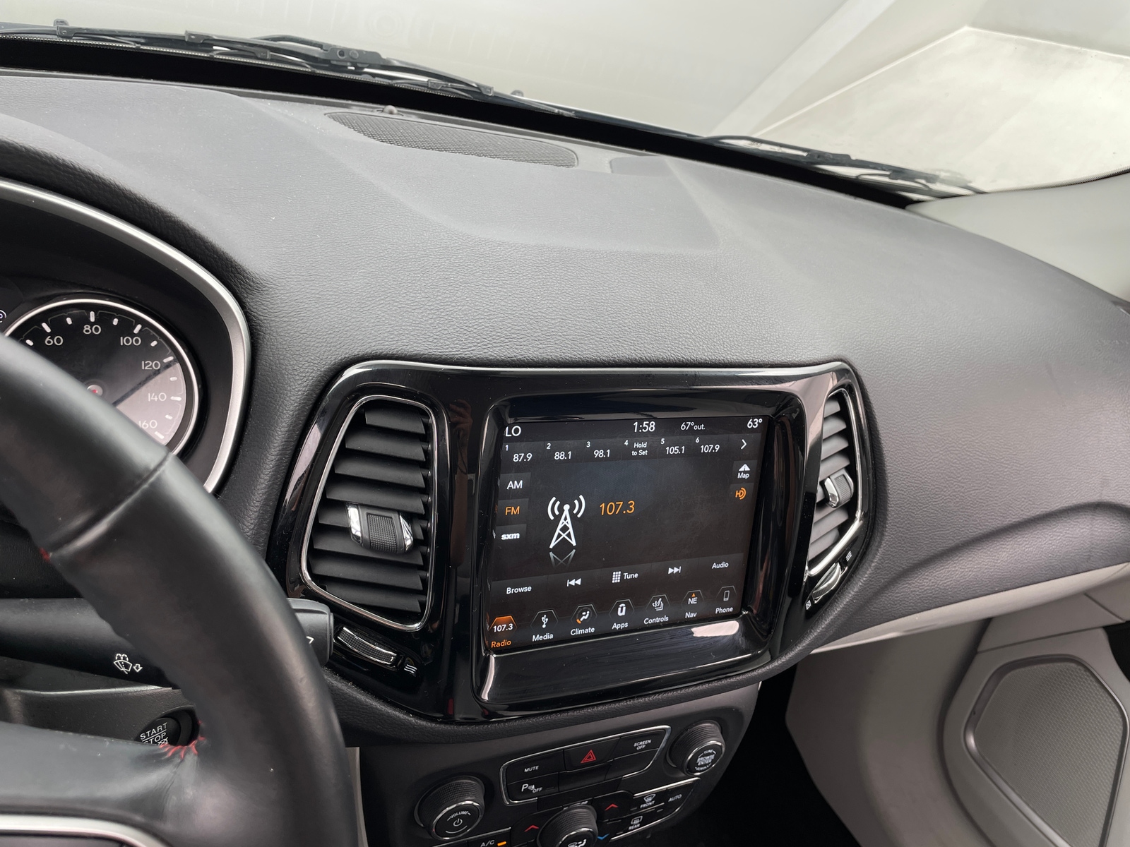 Thumbnail: 2018 Jeep Compass - 3
