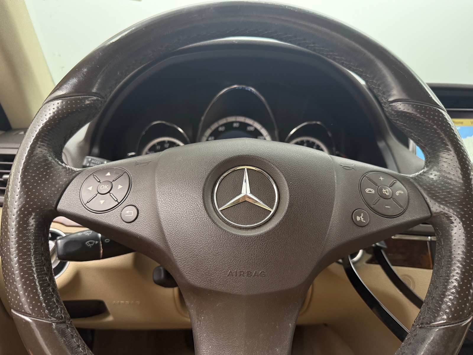 Thumbnail: 2011 Mercedes-Benz E-Class - 3
