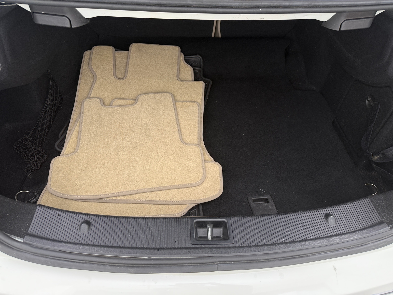 Thumbnail: 2011 Mercedes-Benz E-Class - 4