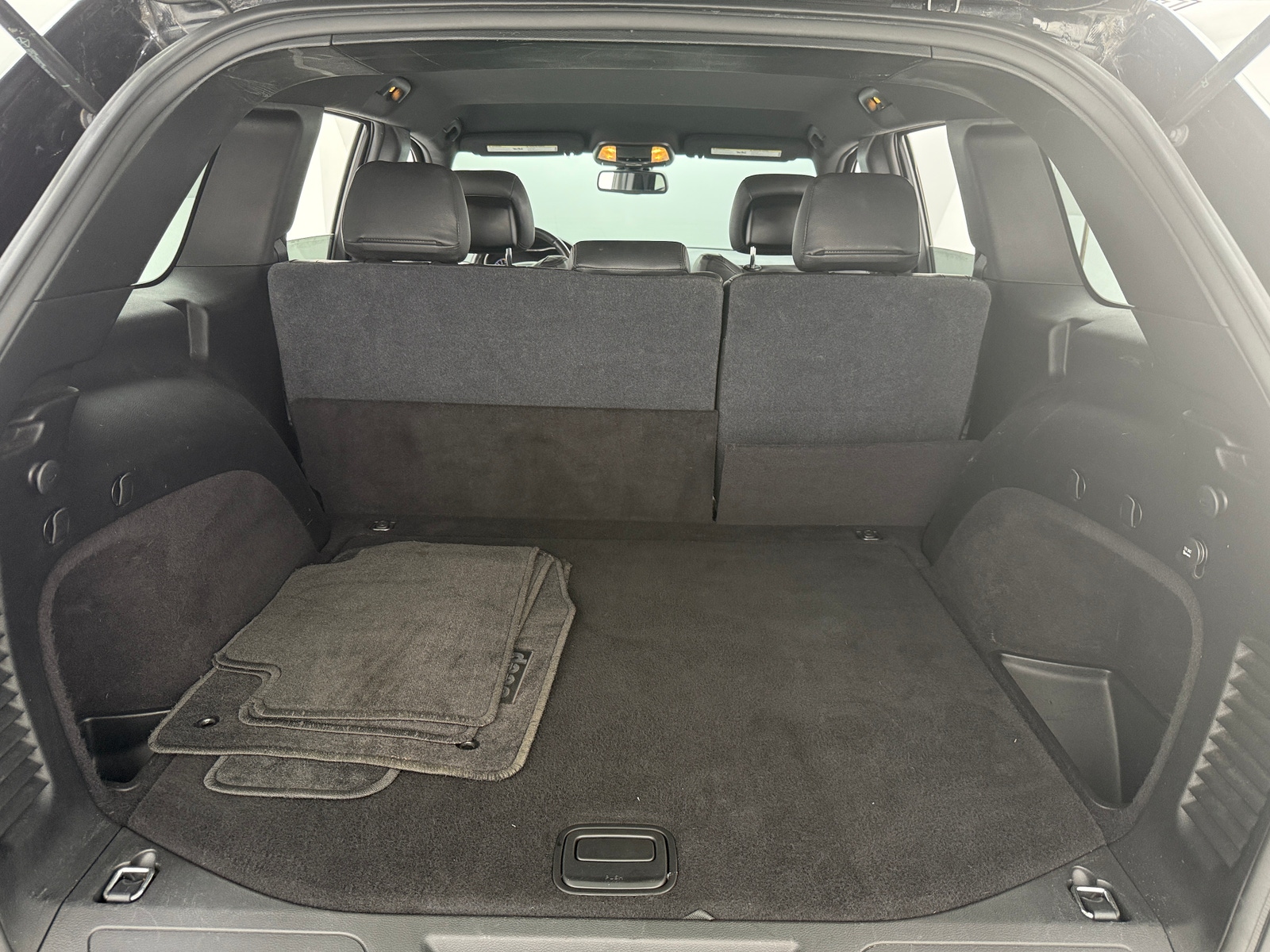 Thumbnail: 2015 Jeep Grand Cherokee - 7