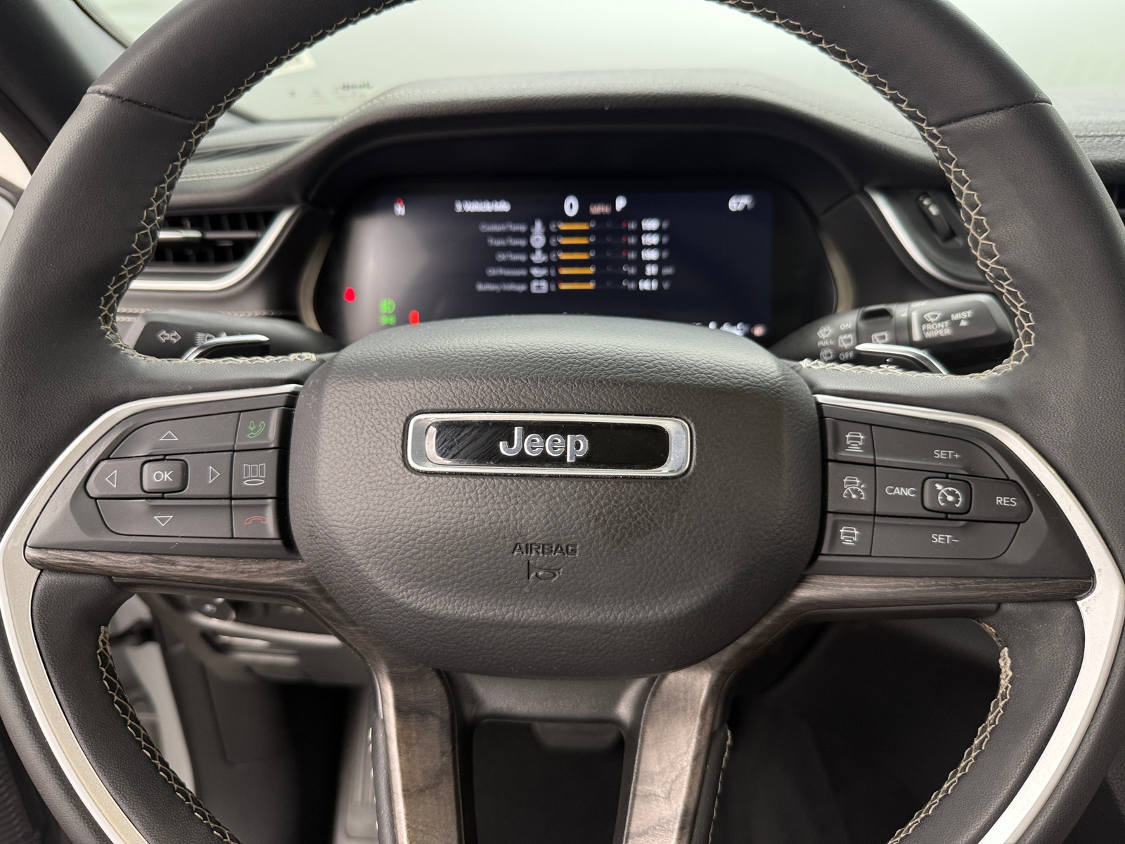 Thumbnail: 2024 Jeep Grand Cherokee L - 4