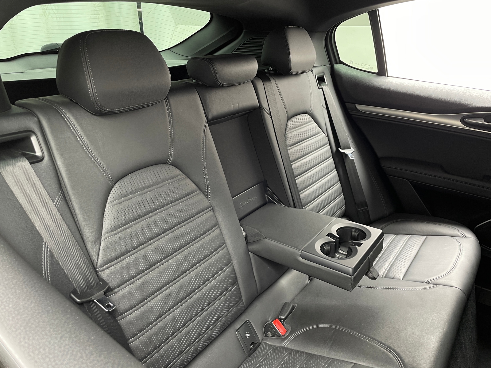 Thumbnail: 2018 Alfa Romeo Stelvio - 5