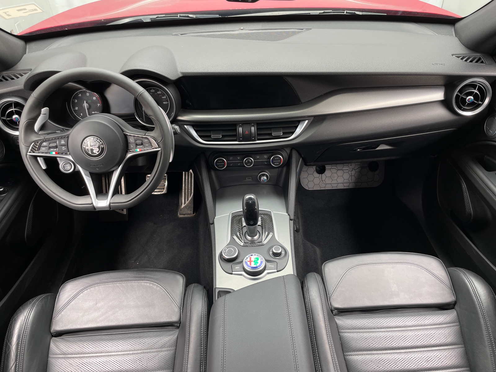 Thumbnail: 2018 Alfa Romeo Stelvio - 2