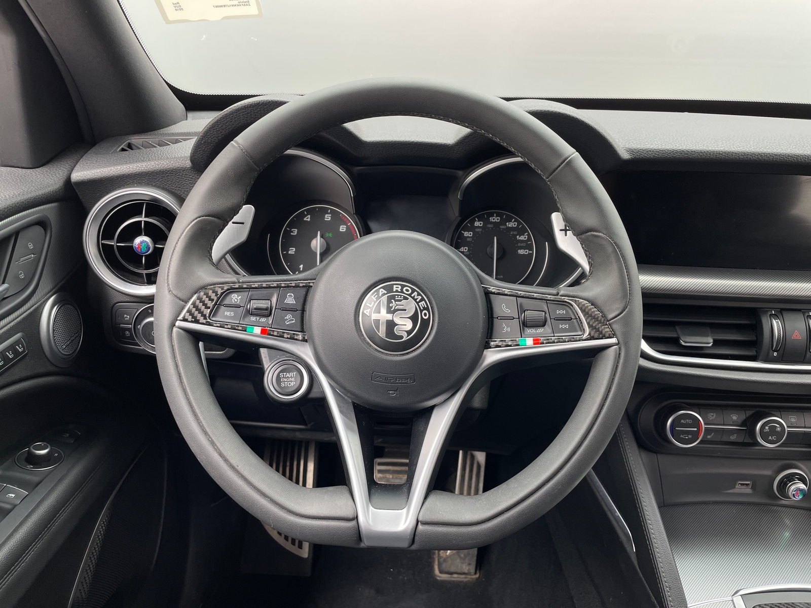 Thumbnail: 2018 Alfa Romeo Stelvio - 4