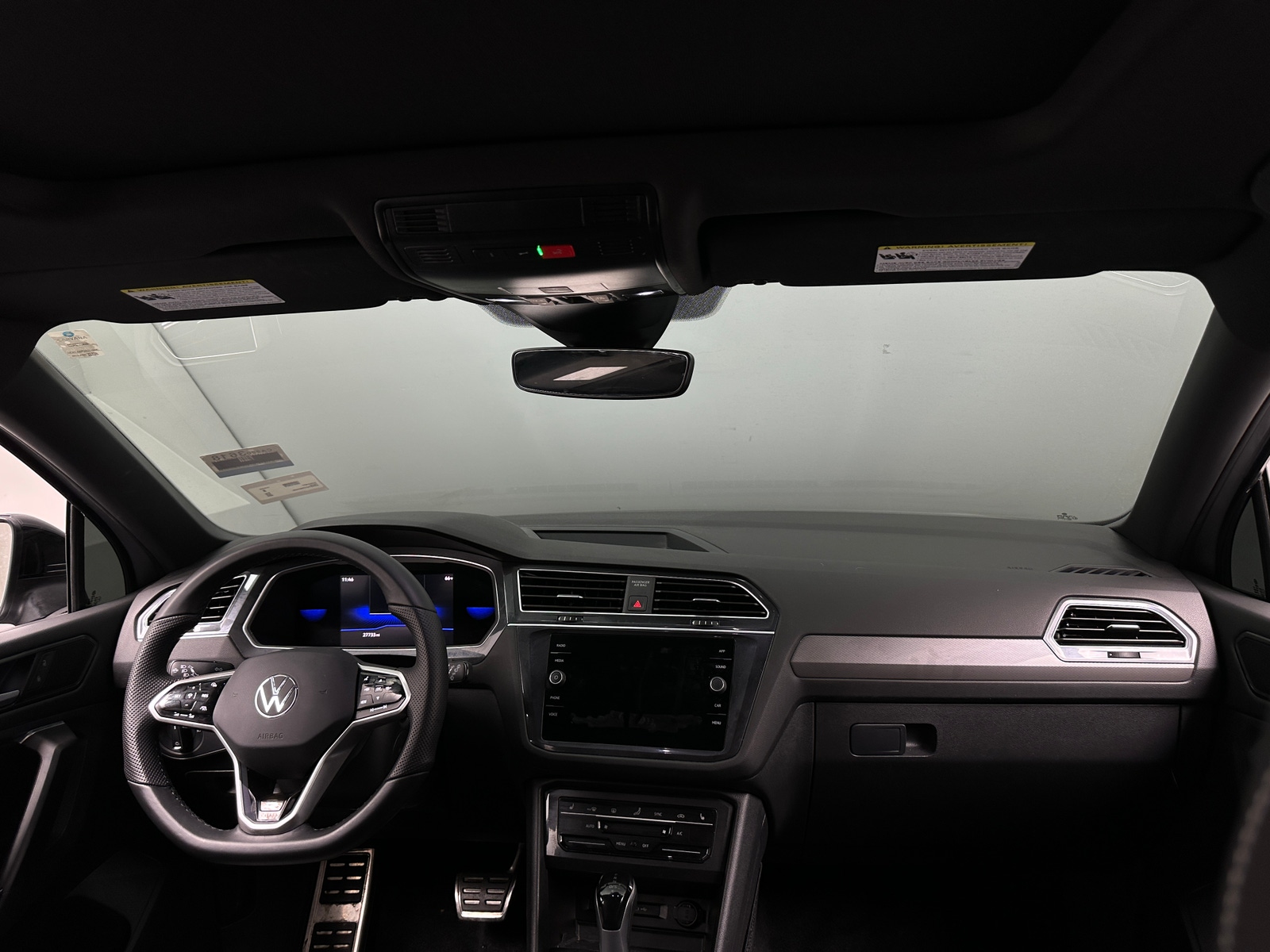 Thumbnail: 2023 Volkswagen Tiguan - 2