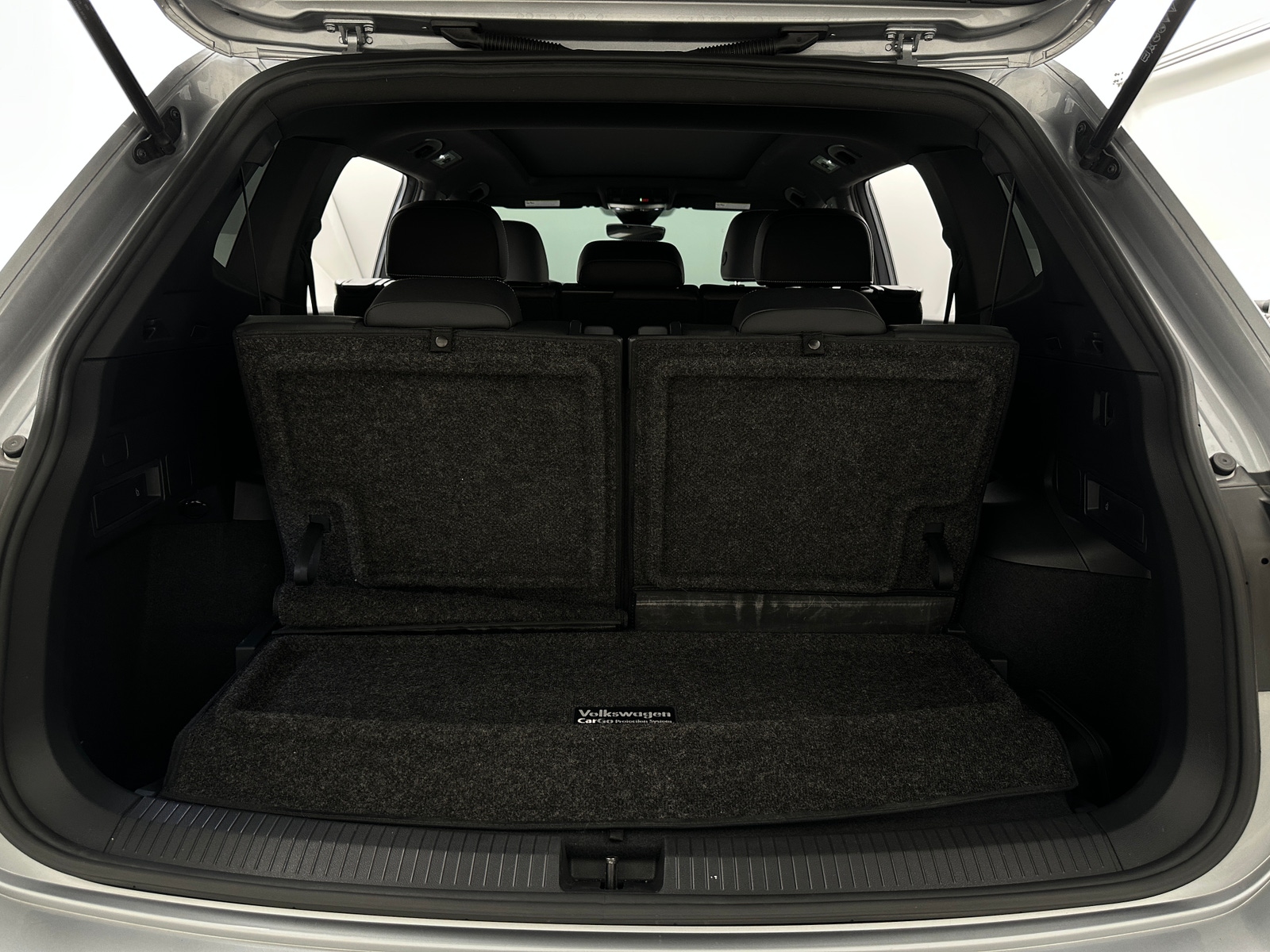 Thumbnail: 2023 Volkswagen Tiguan - 6