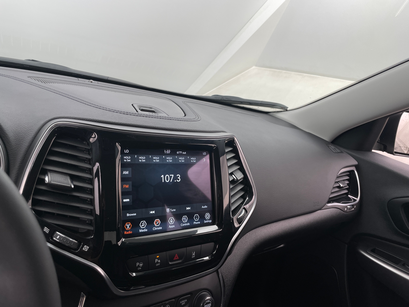 Thumbnail: 2022 Jeep Cherokee - 3
