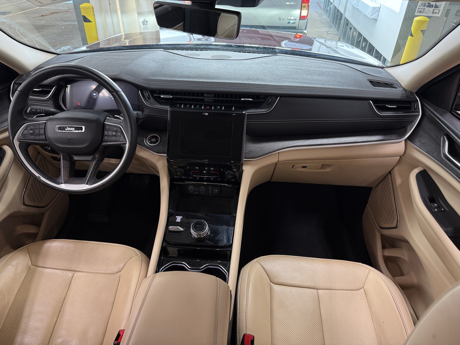 Thumbnail: 2022 Jeep Grand Cherokee L - 2