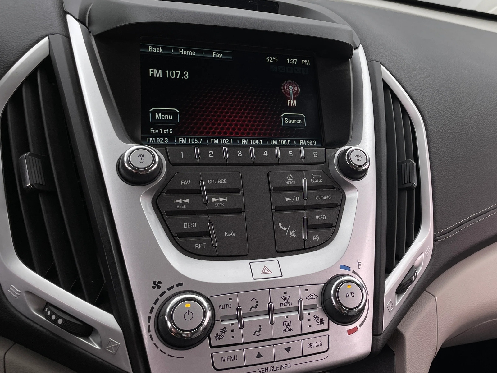 Thumbnail: 2017 GMC Terrain - 3