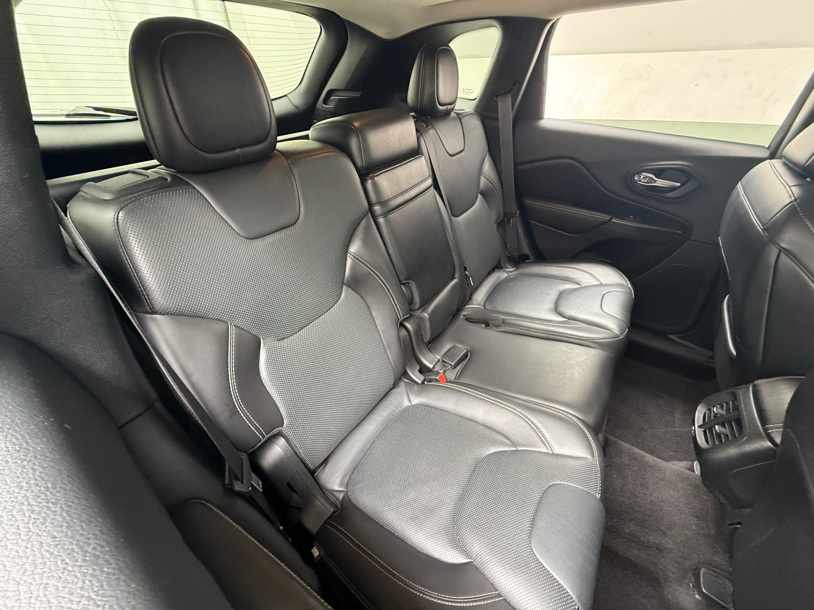 Thumbnail: 2016 Jeep Cherokee - 5