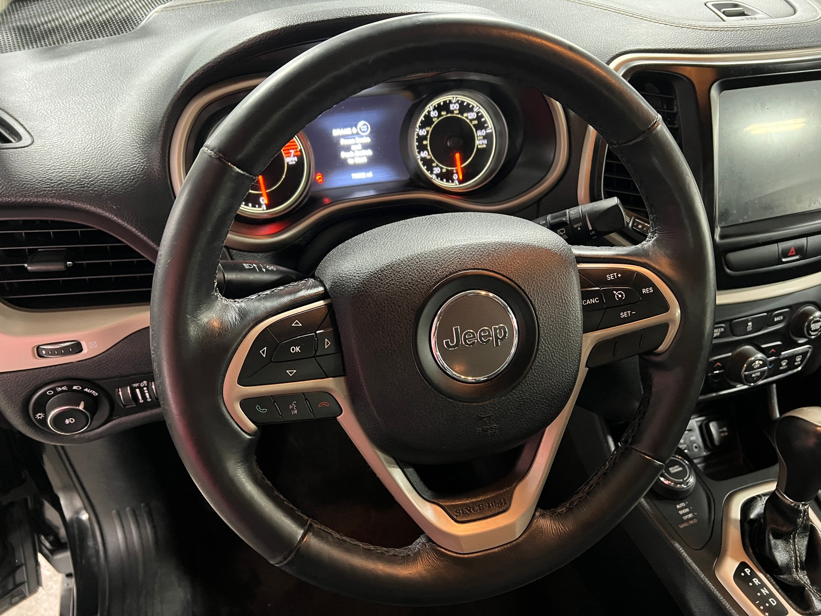 Thumbnail: 2016 Jeep Cherokee - 4