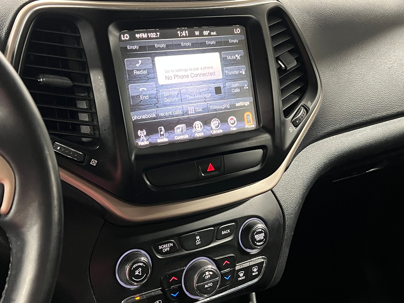 Thumbnail: 2016 Jeep Cherokee - 3