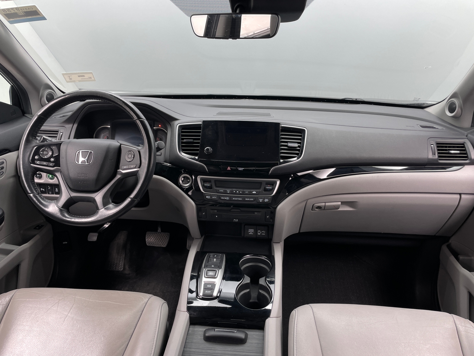 Thumbnail: 2019 Honda Pilot - 2