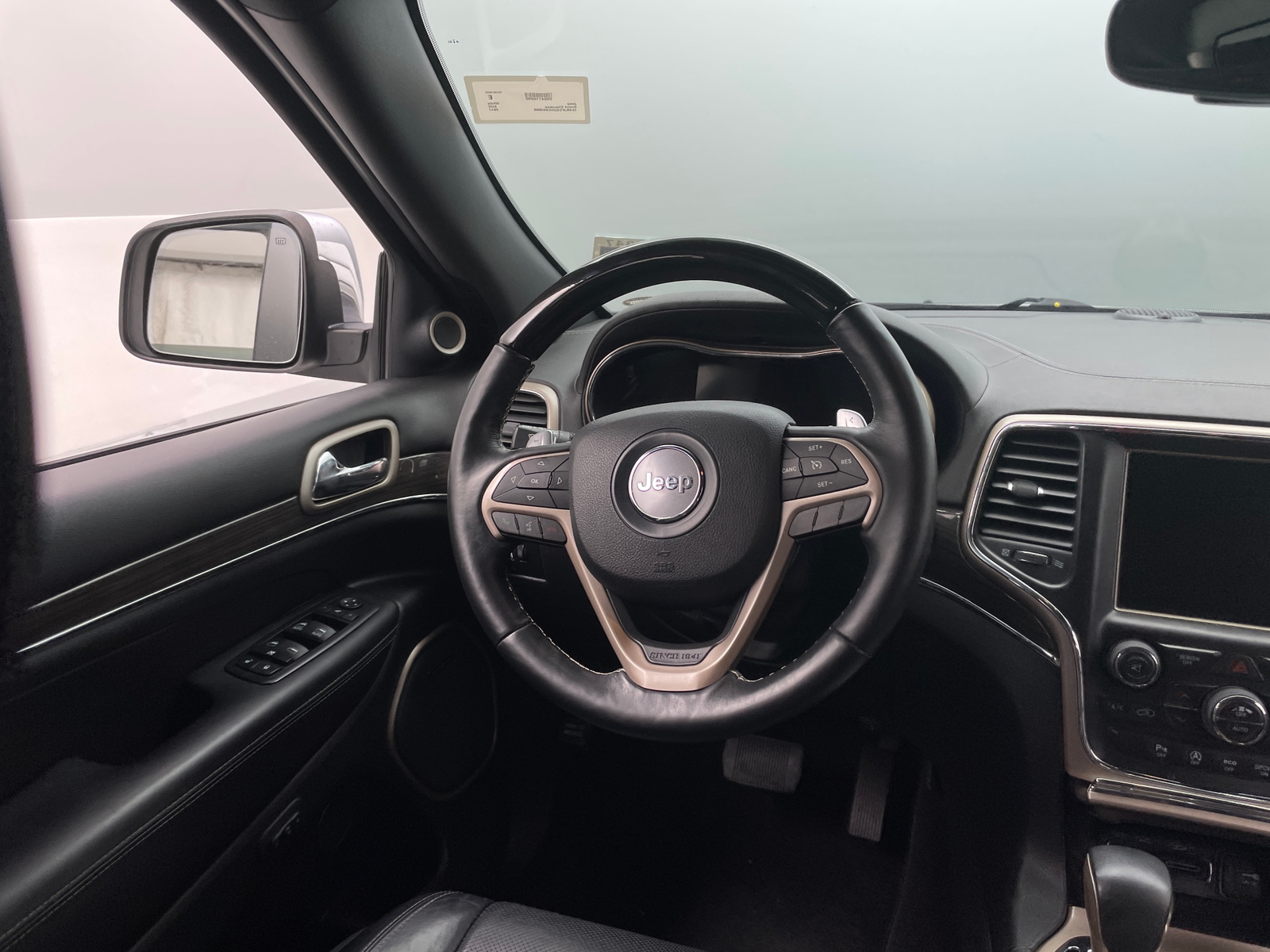 Thumbnail: 2017 Jeep Grand Cherokee - 4