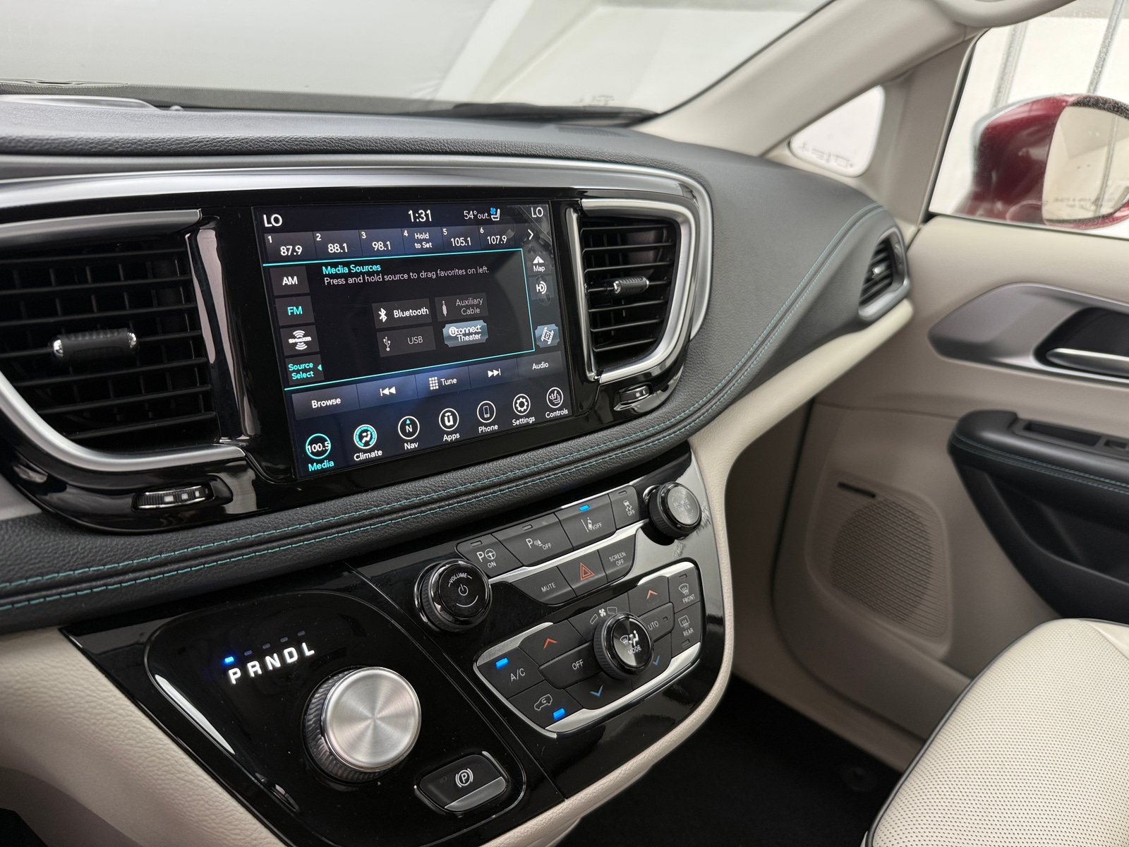 Thumbnail: 2020 Chrysler Pacifica - 3