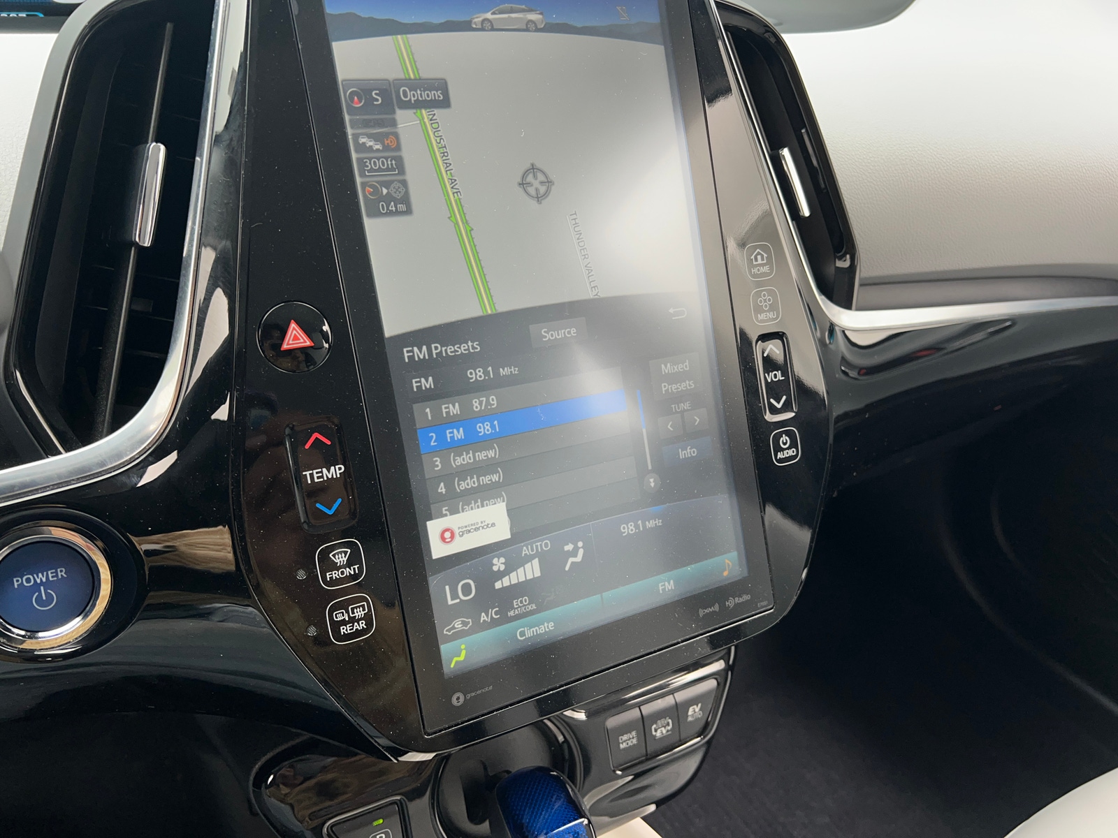 Thumbnail: 2017 Toyota Prius Prime - 4