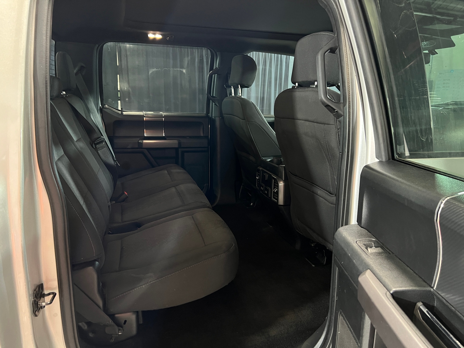 Thumbnail: 2018 Ford Econoline - 6