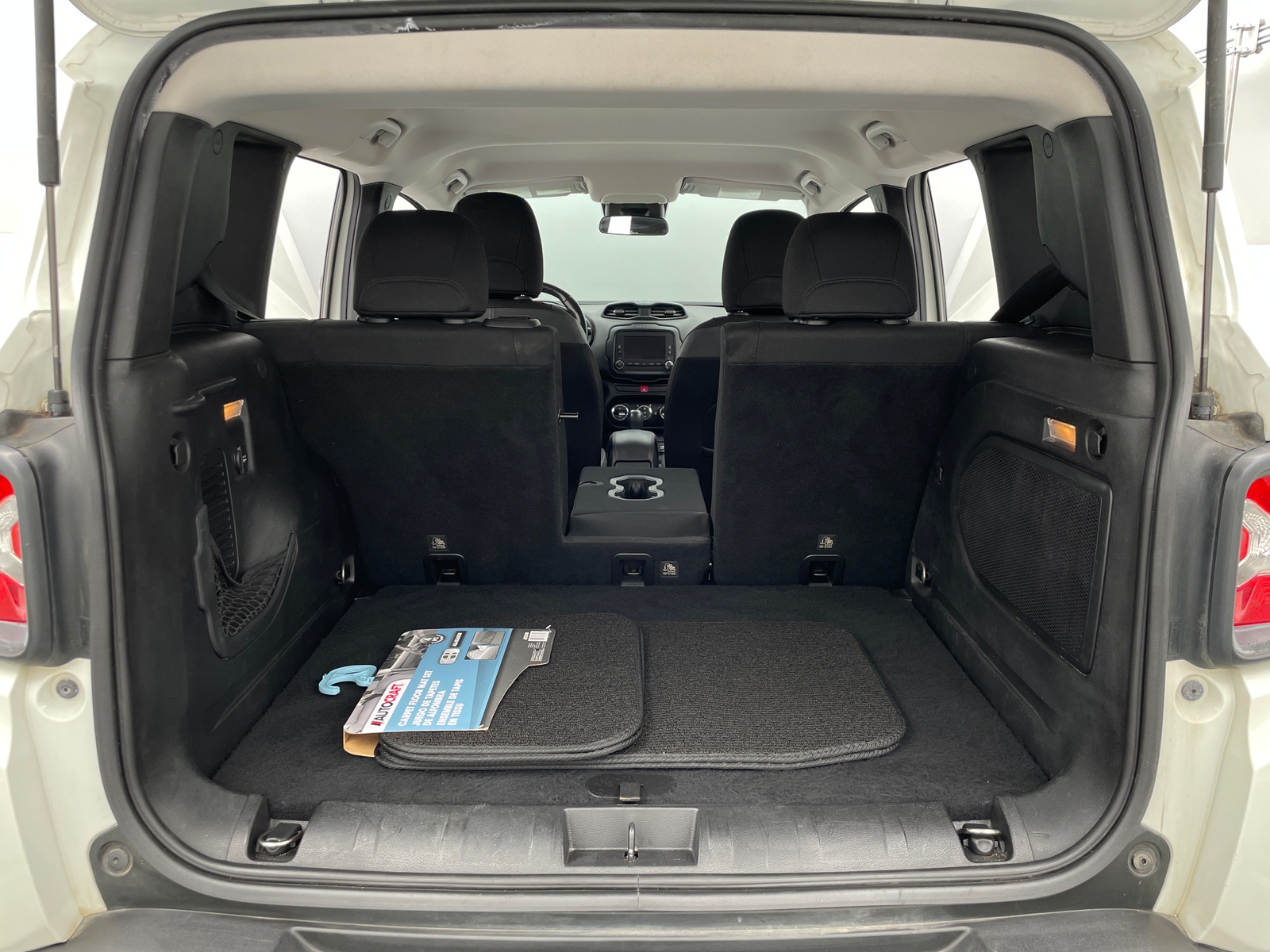 Thumbnail: 2015 Jeep Renegade - 7