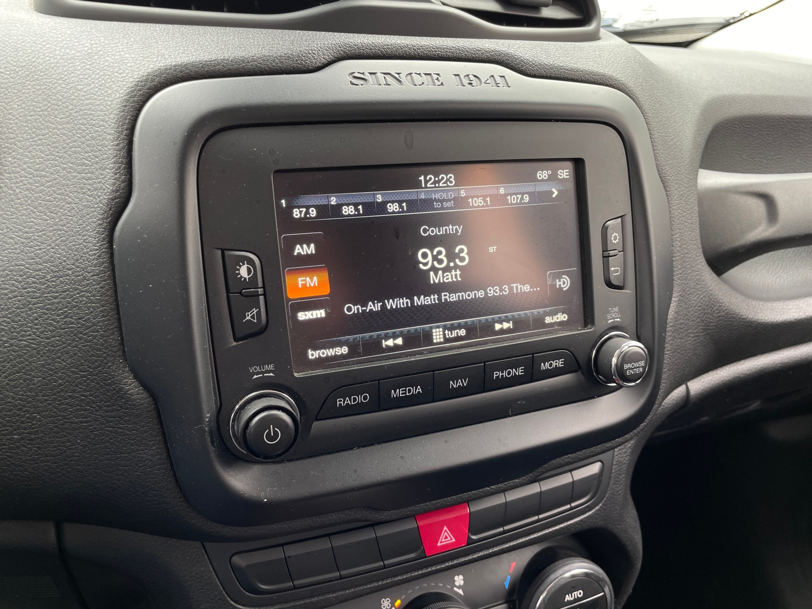 Thumbnail: 2015 Jeep Renegade - 4