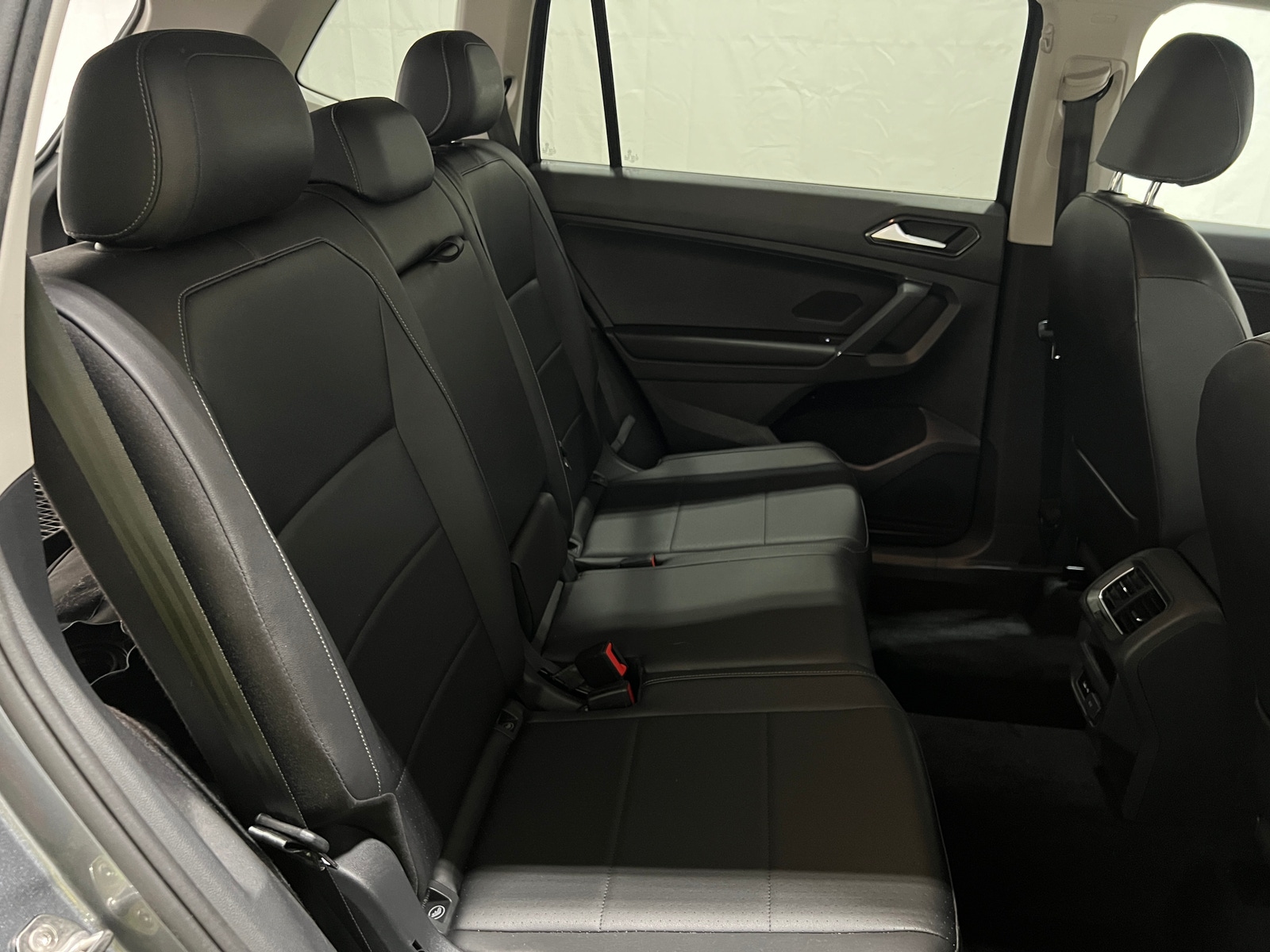 Thumbnail: 2018 Volkswagen Tiguan - 5