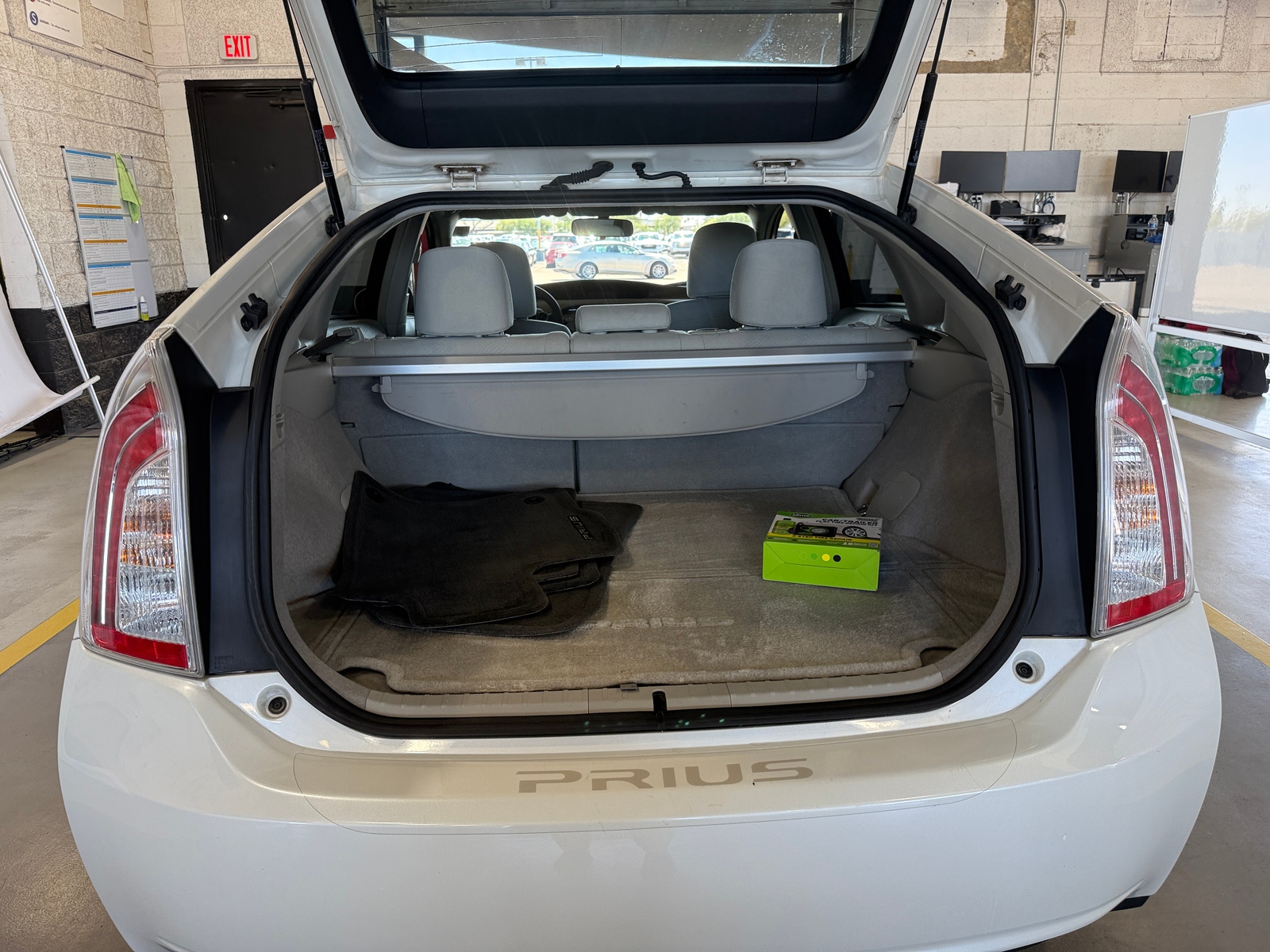 Thumbnail: 2013 Toyota Prius - 7