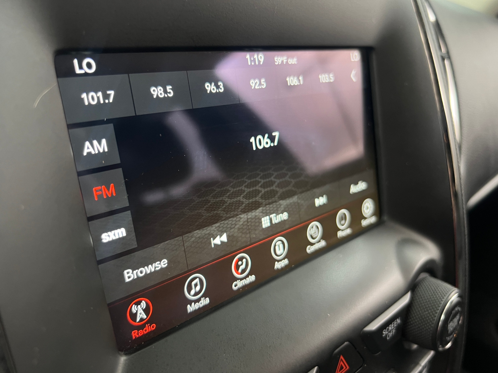 Thumbnail: 2018 Dodge Durango - 3