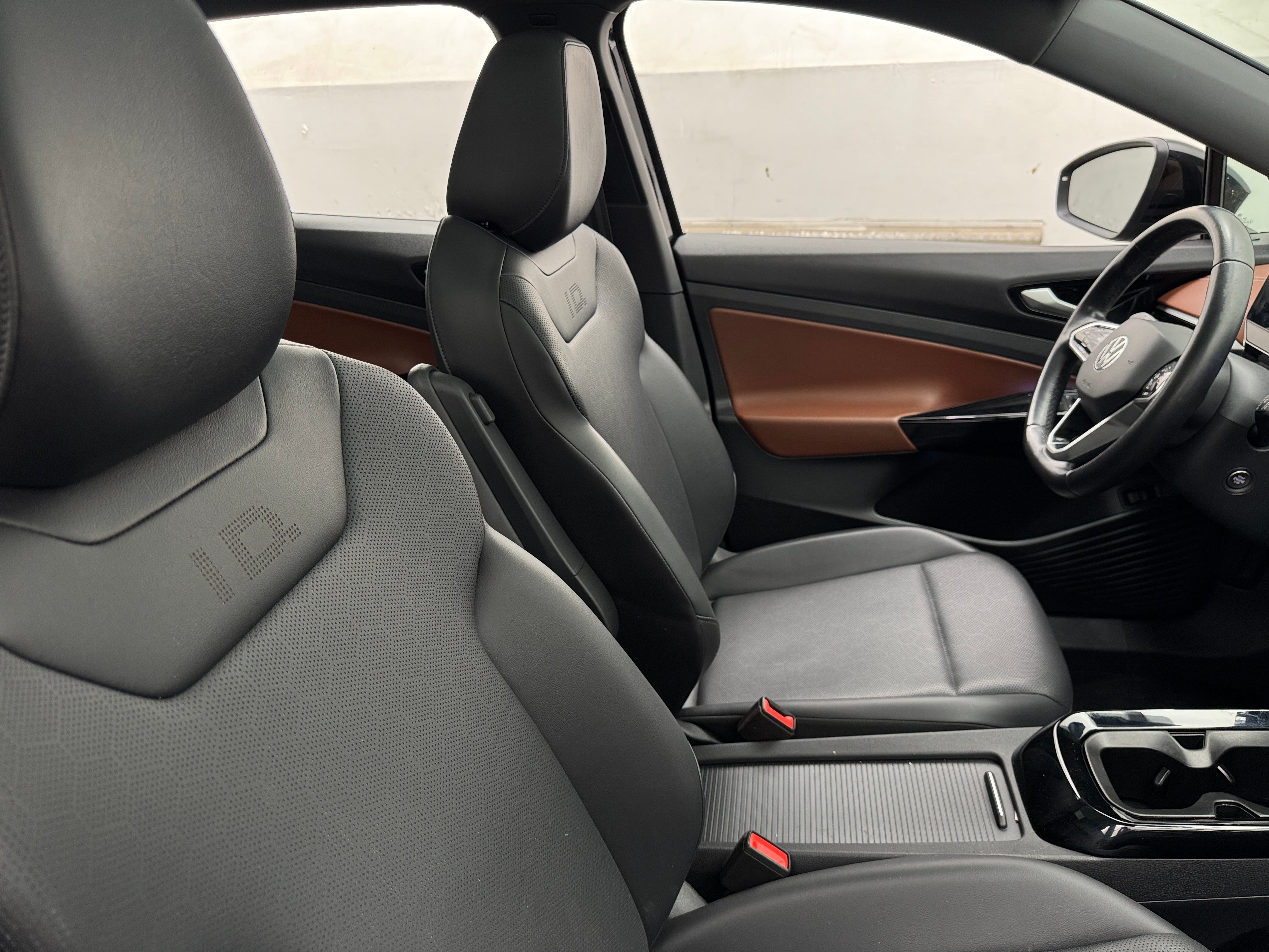 Used 2021 Volkswagen ID.4 PRO S with VIN WVGKMPE28MP030002 for sale in Oak Creek, WI