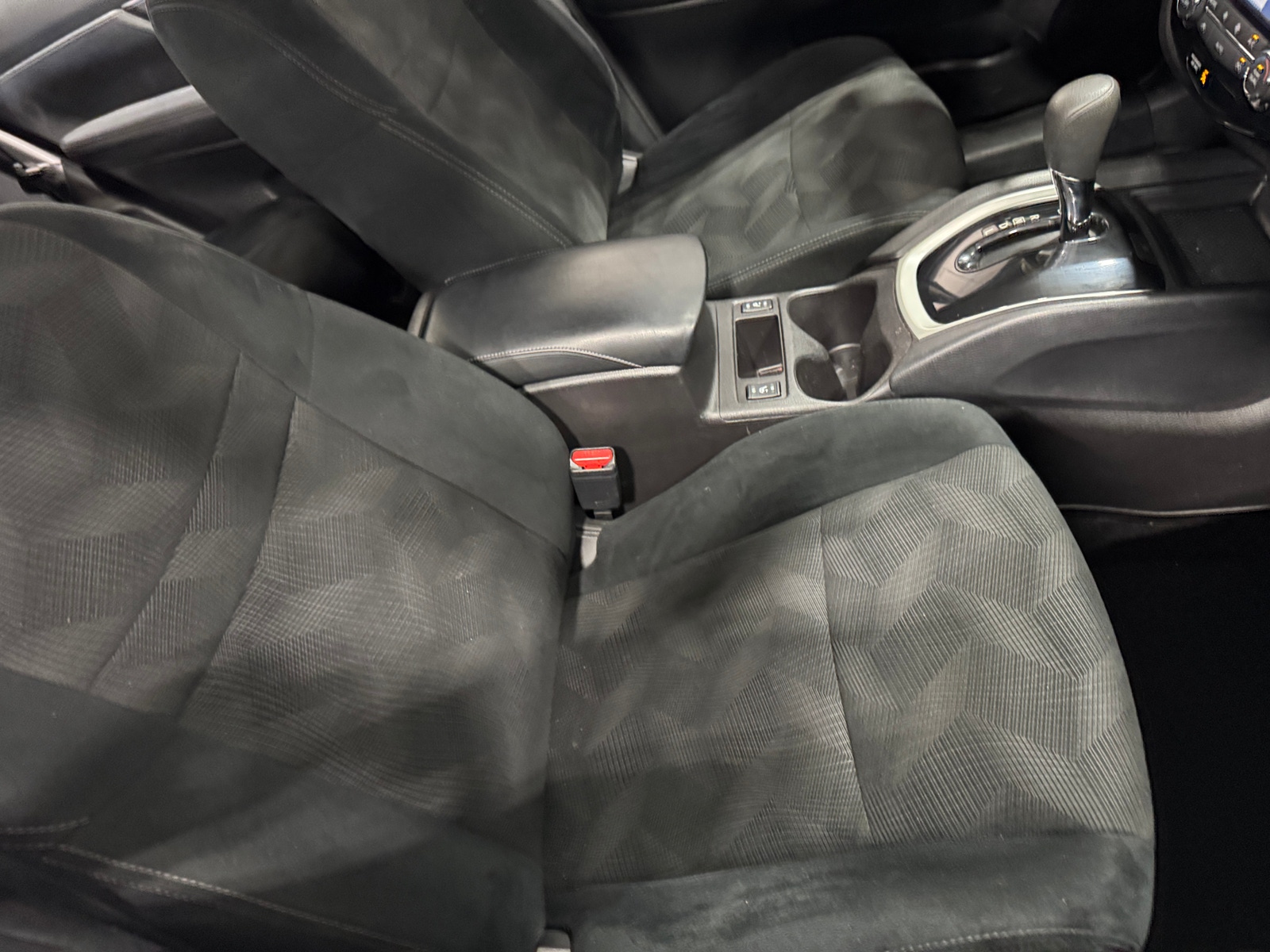 Thumbnail: 2016 Nissan Rogue - 2