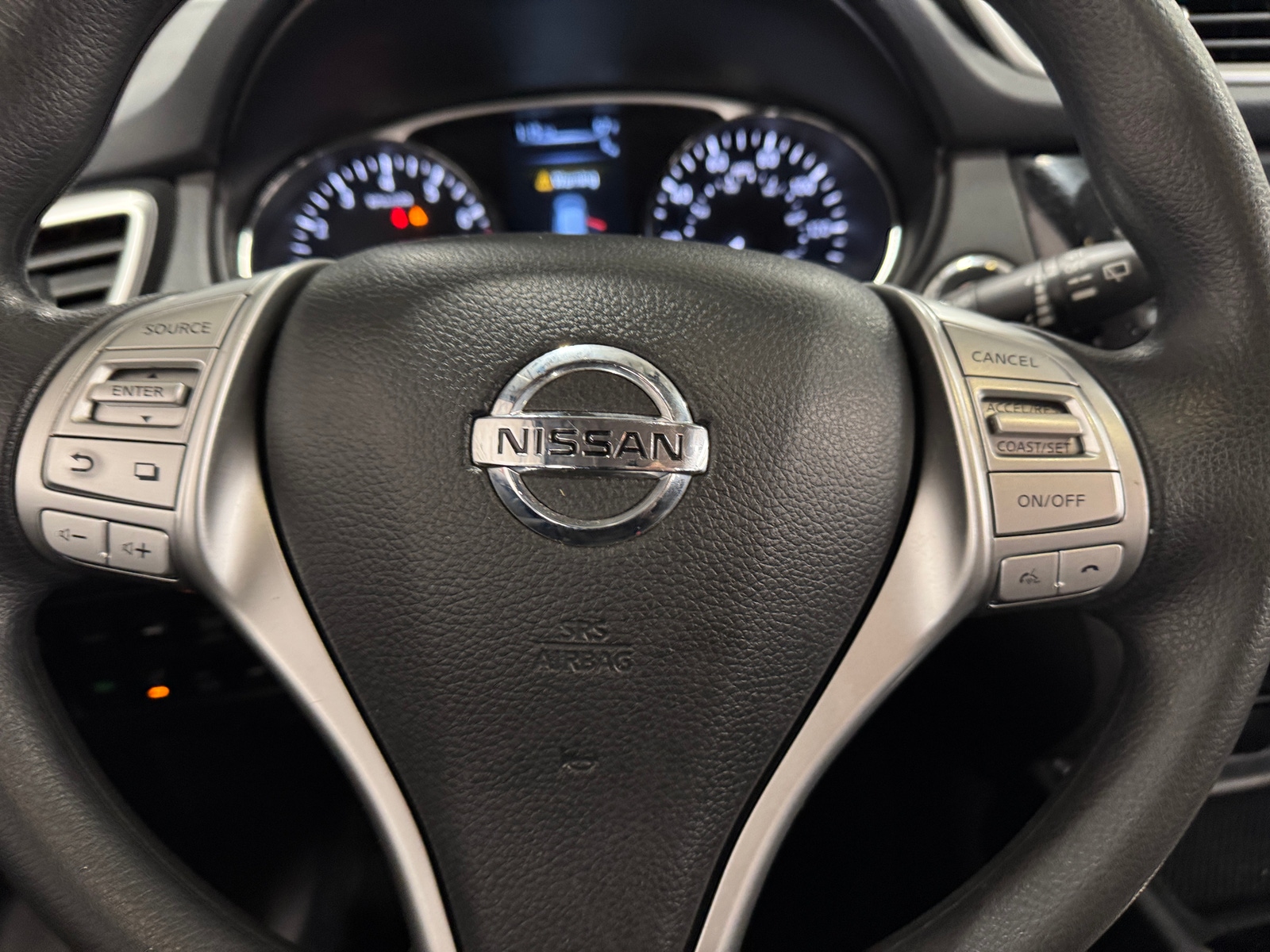 Thumbnail: 2016 Nissan Rogue - 5