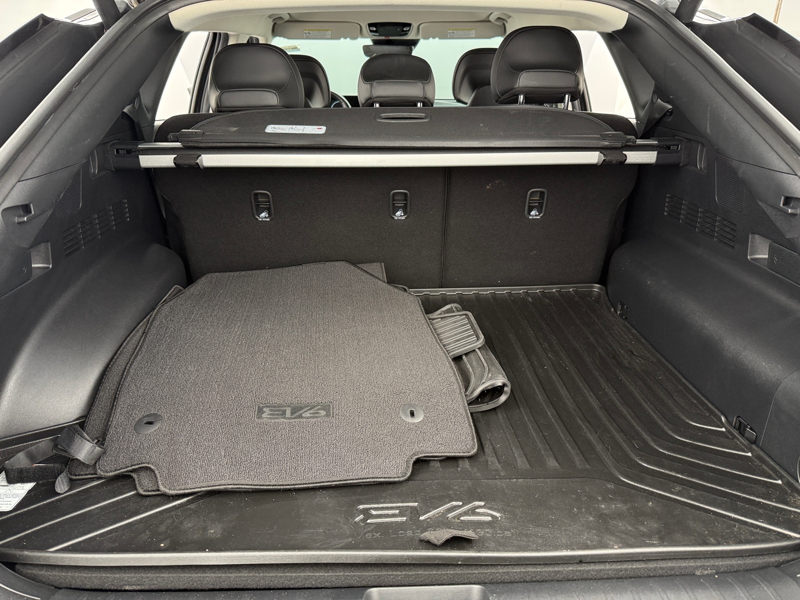 Thumbnail: 2022 Kia EV6 - 6