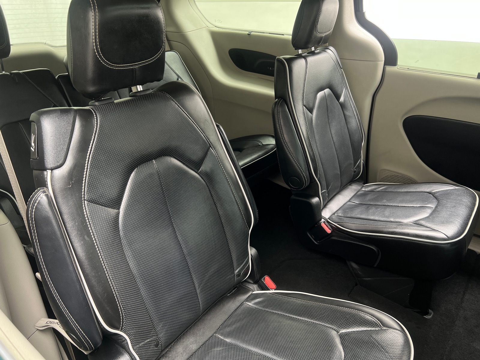 Thumbnail: 2022 Chrysler Pacifica - 5