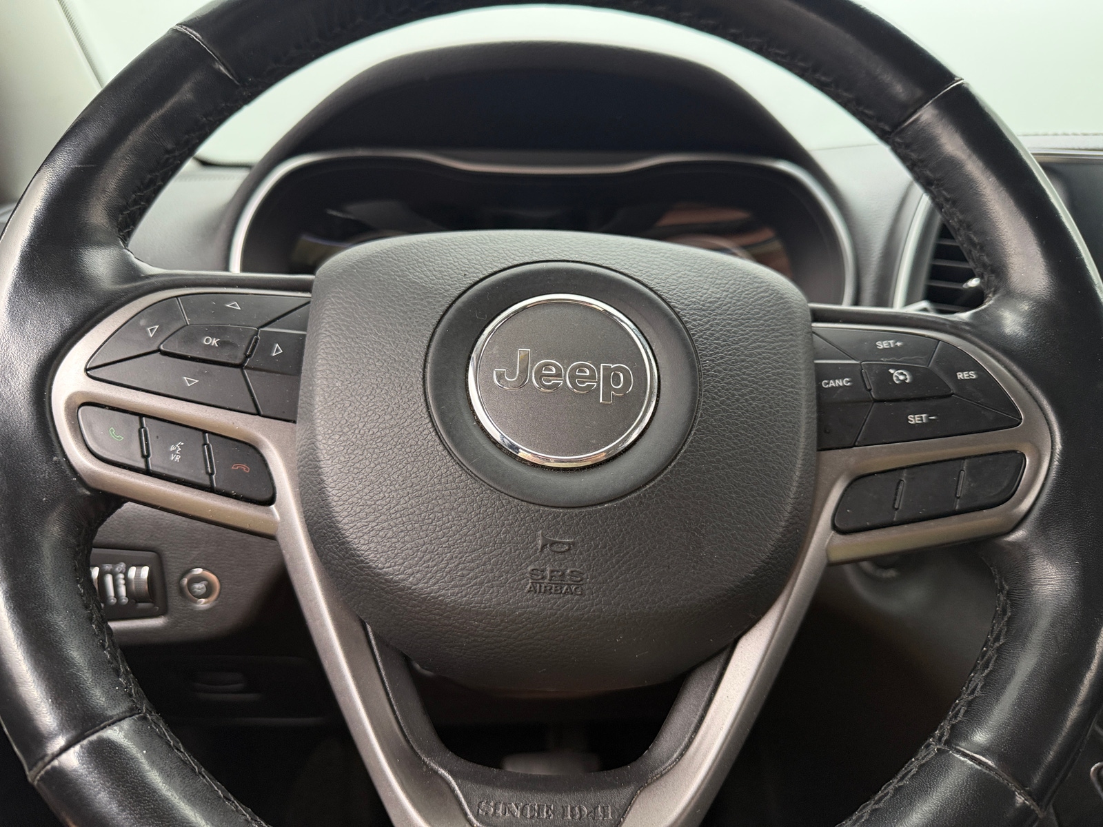 Thumbnail: 2020 Jeep Cherokee - 4