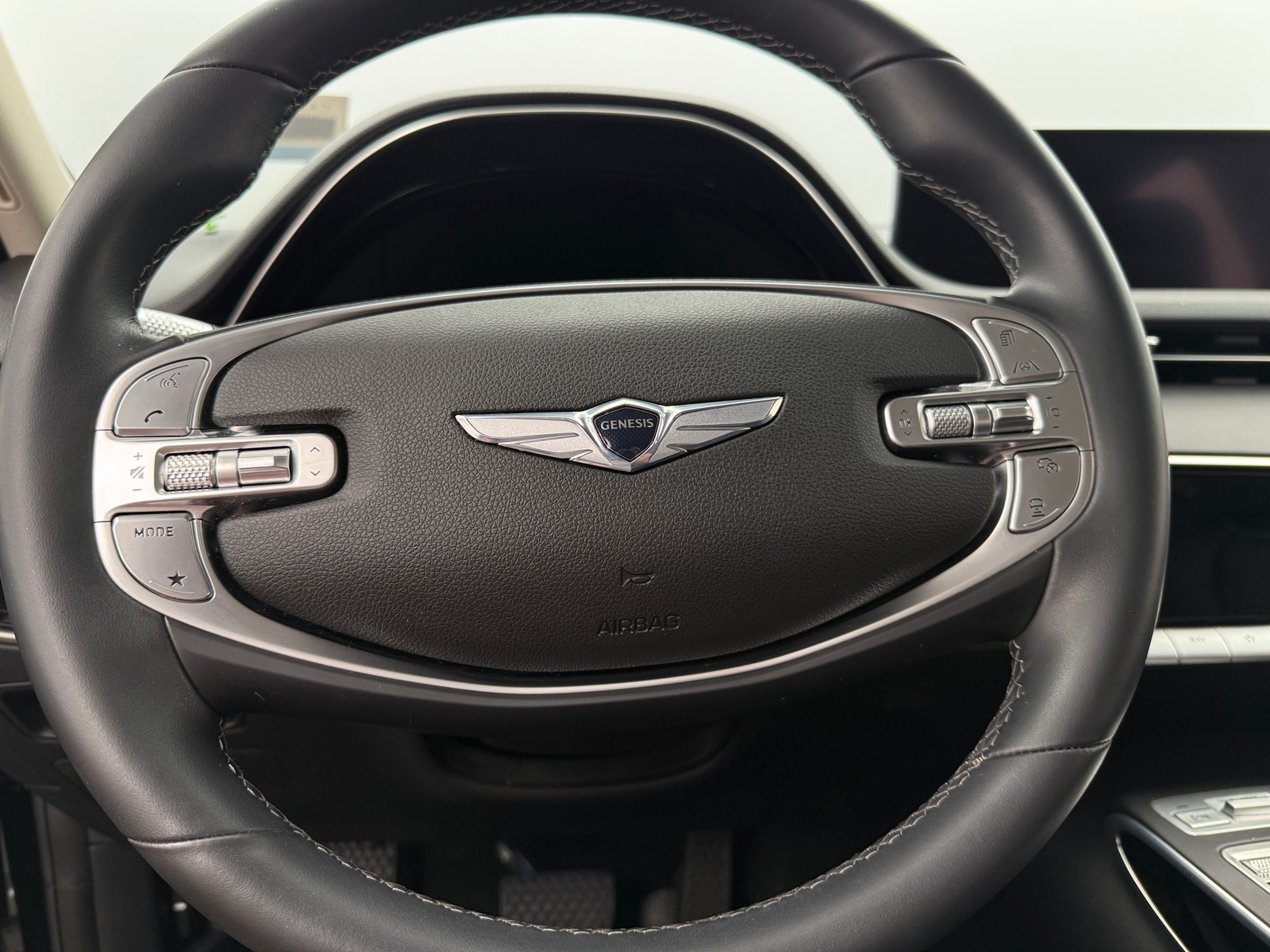 Thumbnail: 2022 Genesis GV70 - 4