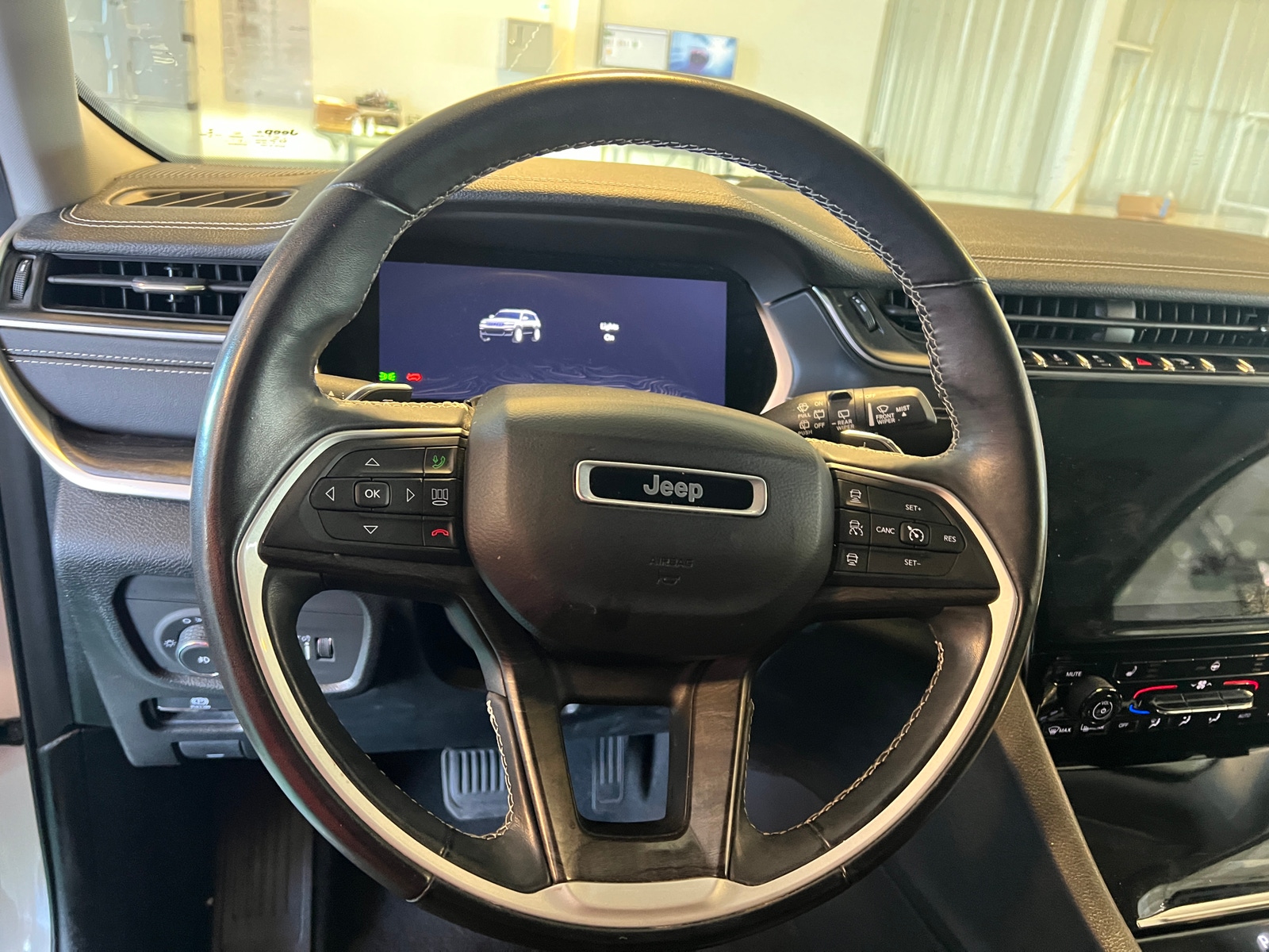Thumbnail: 2021 Jeep Grand Cherokee L - 4