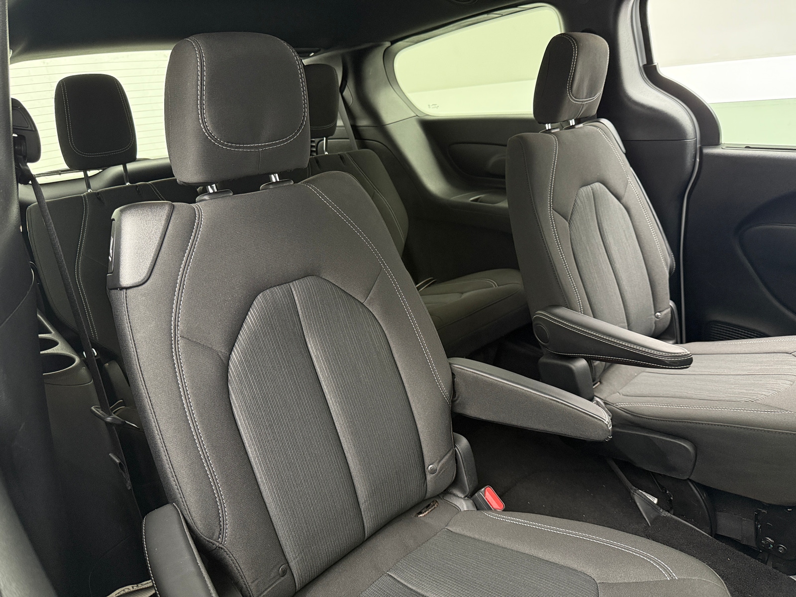 Thumbnail: 2018 Chrysler Pacifica - 6