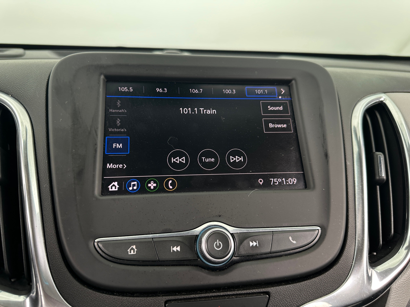Thumbnail: 2020 Chevrolet Equinox - 4