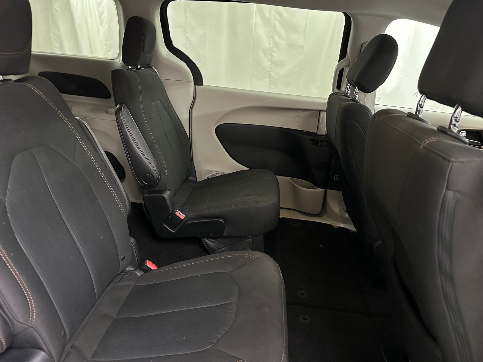 Thumbnail: 2018 Chrysler Pacifica - 6
