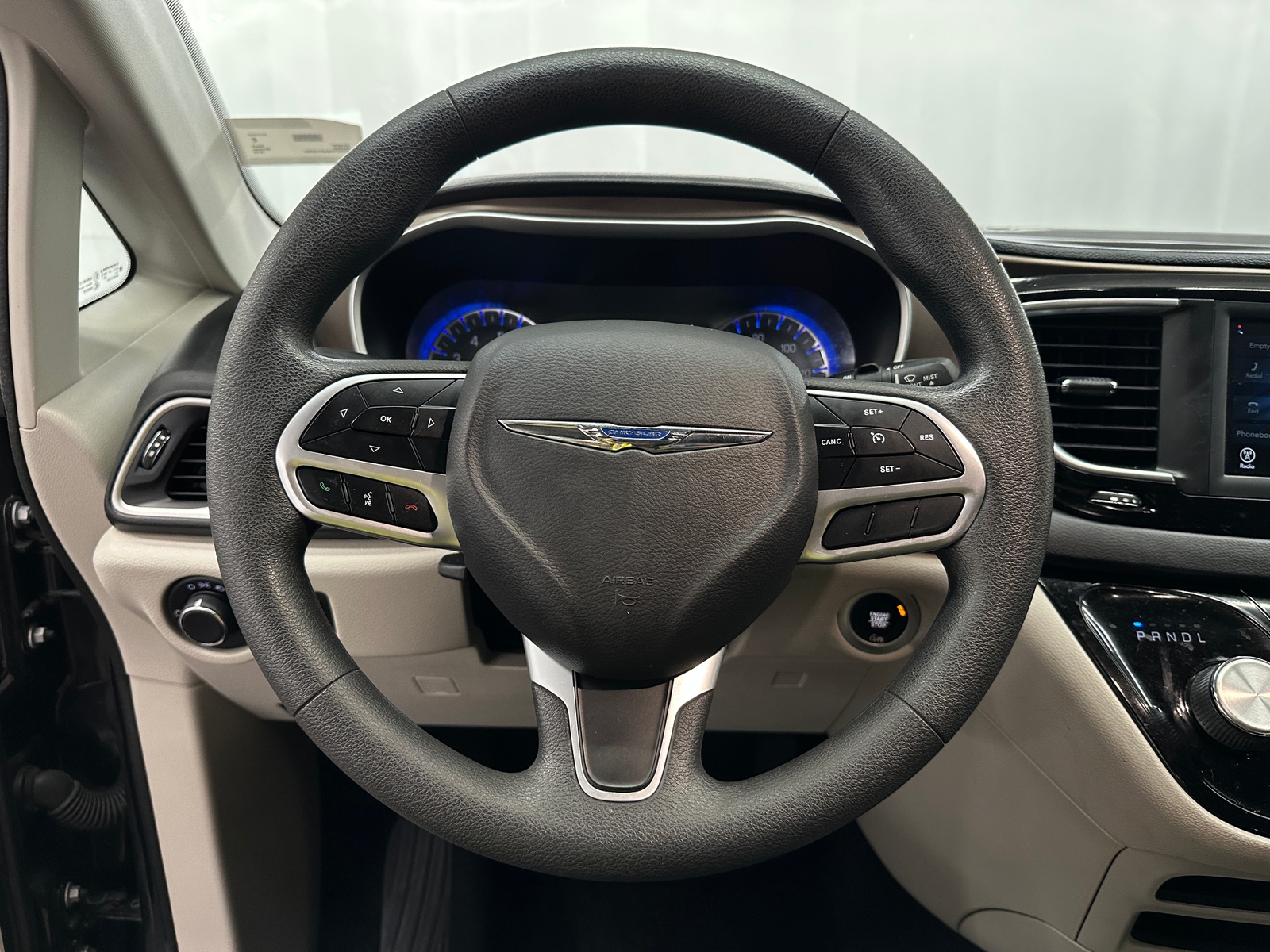 Thumbnail: 2018 Chrysler Pacifica - 5