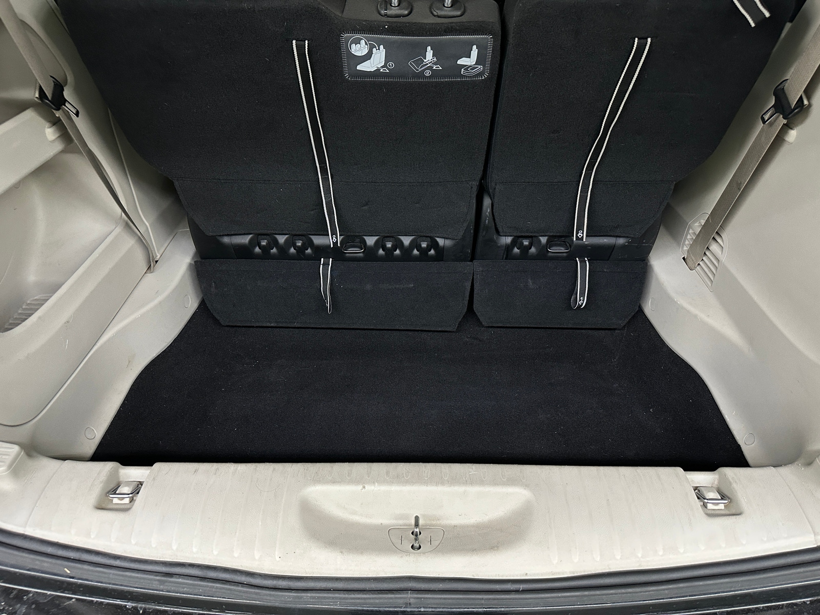 Thumbnail: 2018 Chrysler Pacifica - 7