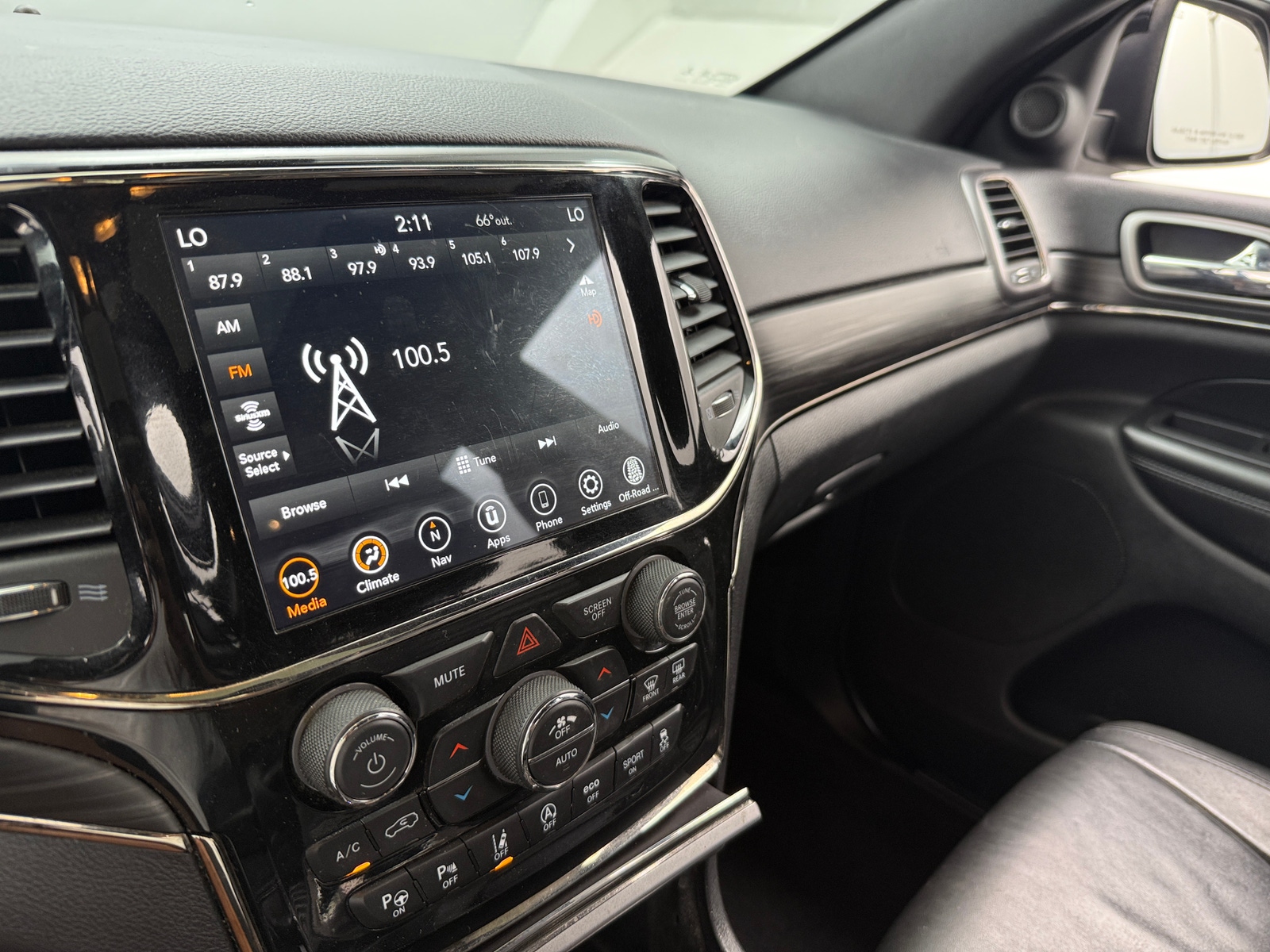 Thumbnail: 2020 Jeep Grand Cherokee - 3