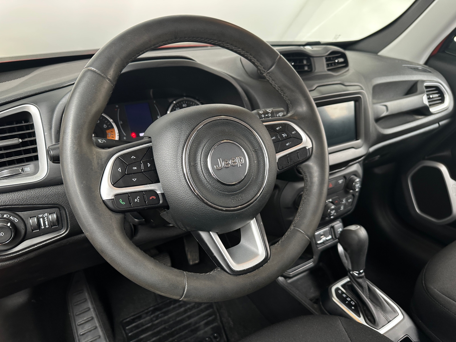 Thumbnail: 2019 Jeep Renegade - 5