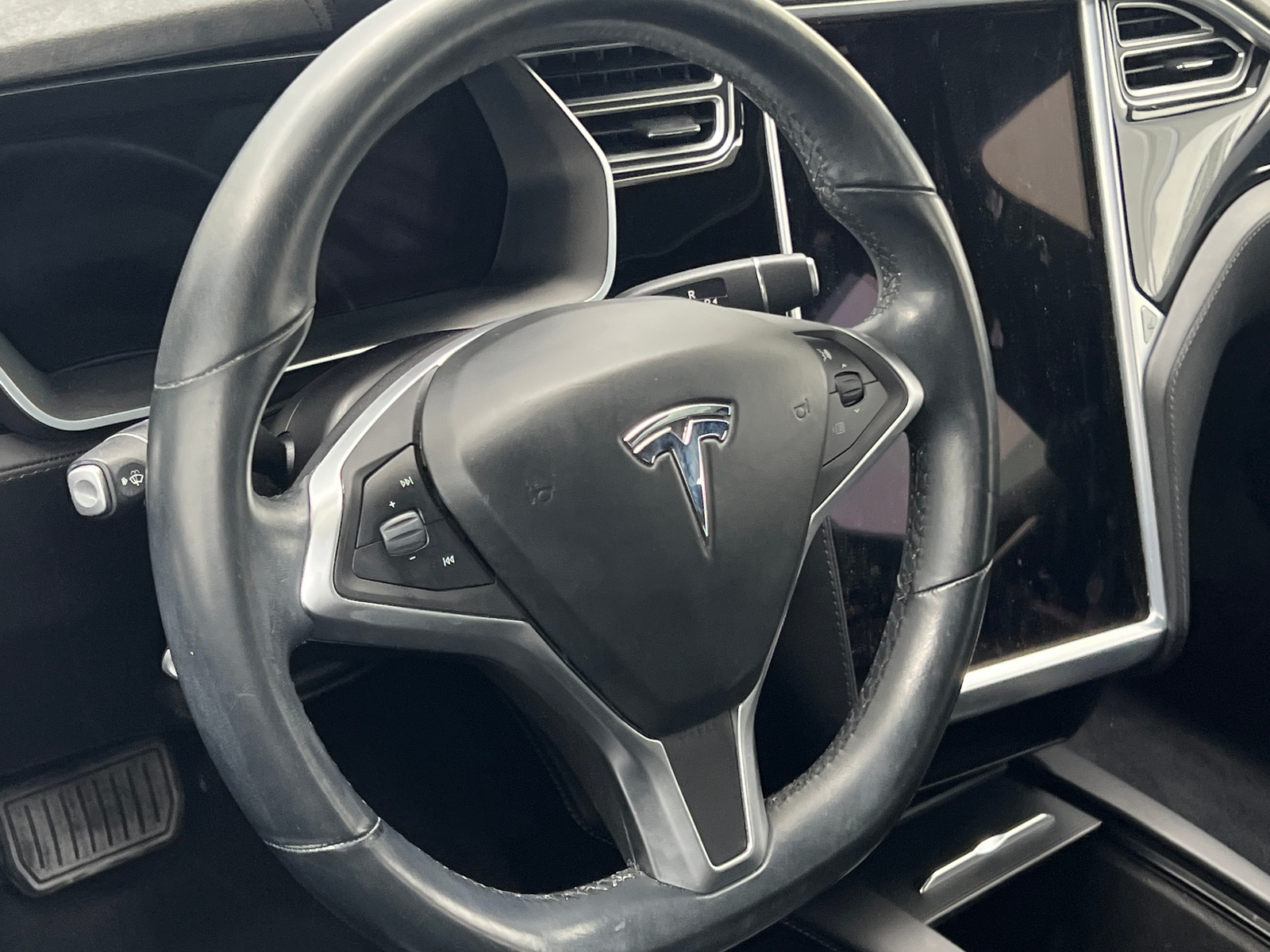 Thumbnail: 2015 Tesla Model S - 3