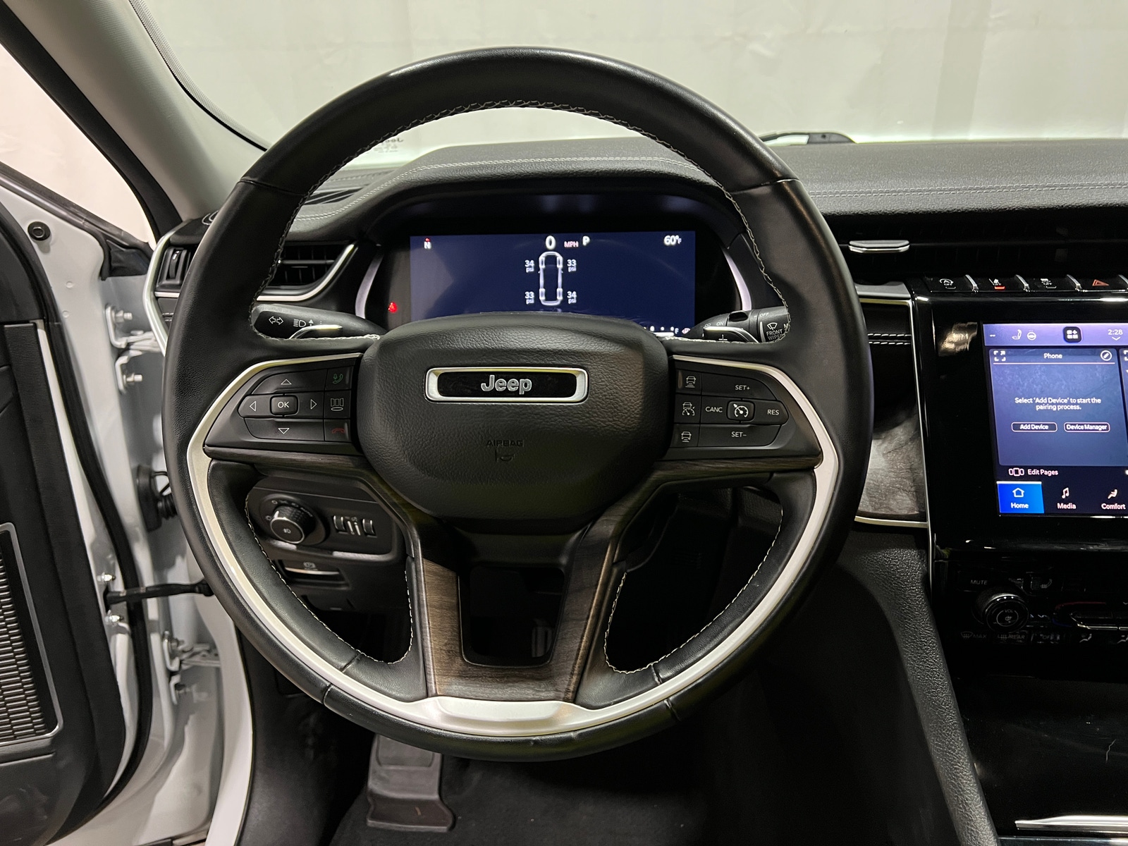 Thumbnail: 2022 Jeep Grand Cherokee - 4