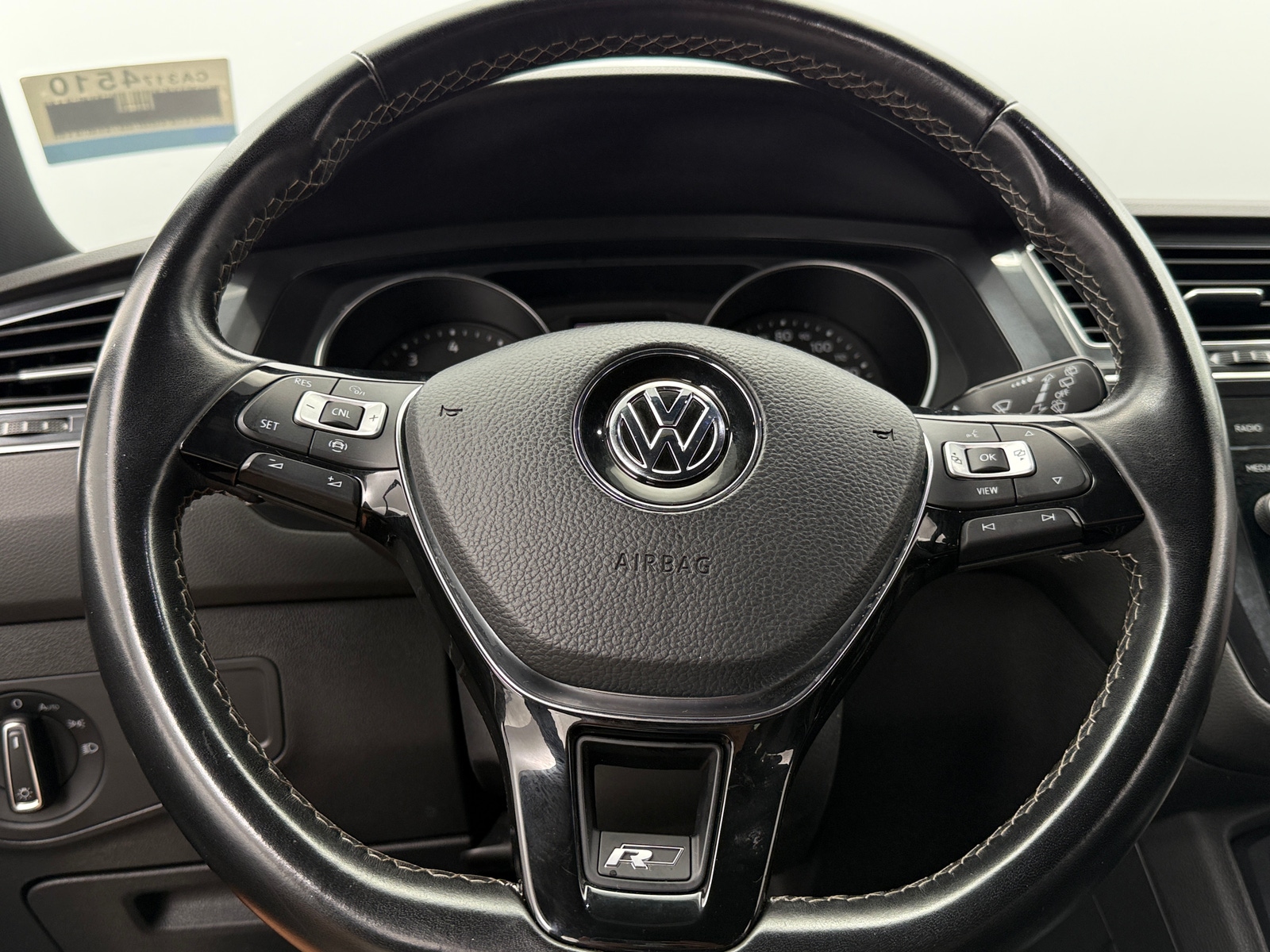 Thumbnail: 2020 Volkswagen Tiguan - 4