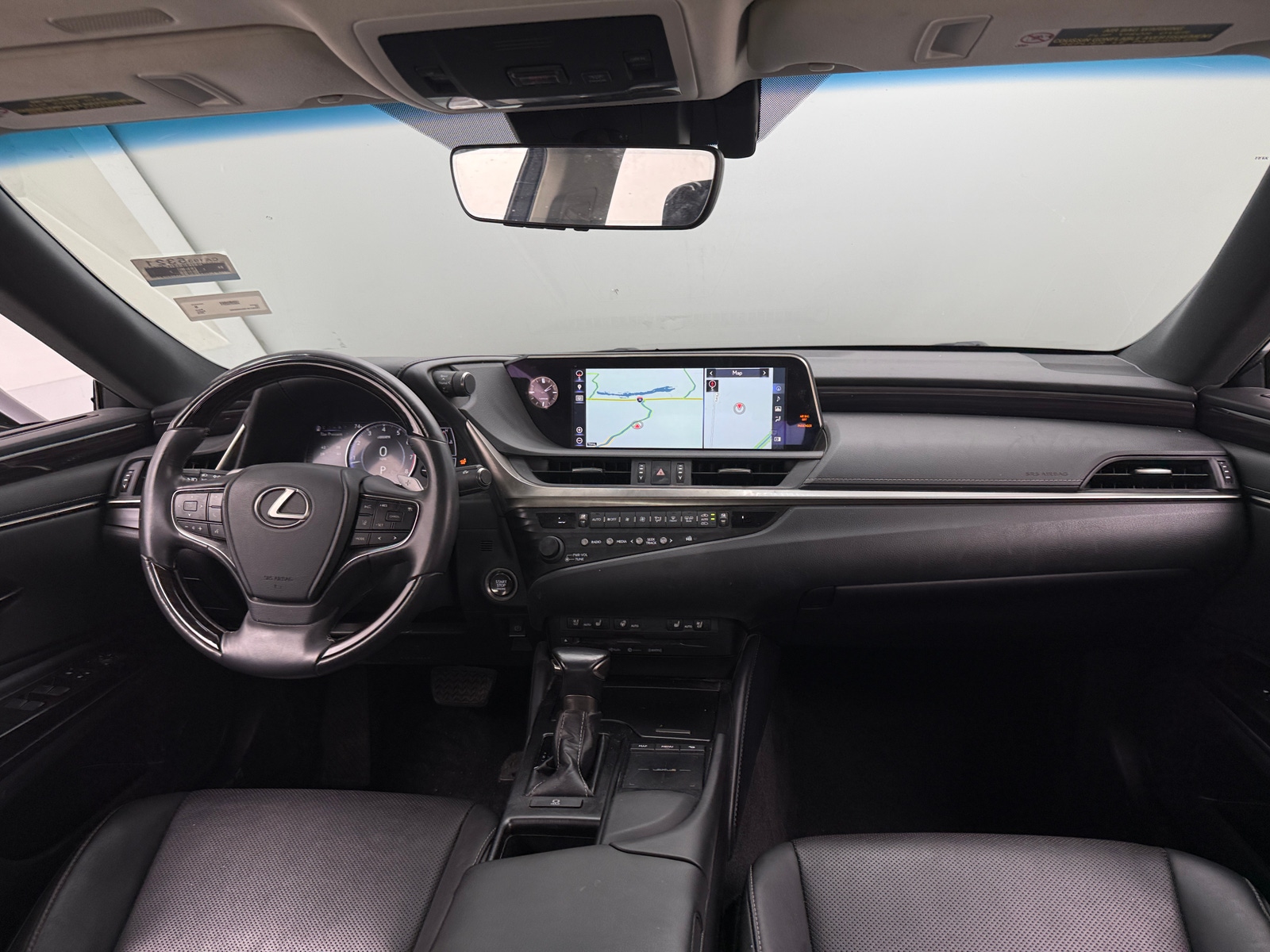 Thumbnail: 2019 Lexus ES - 3