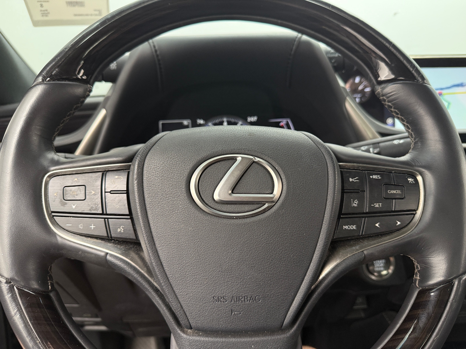 Thumbnail: 2019 Lexus ES - 5