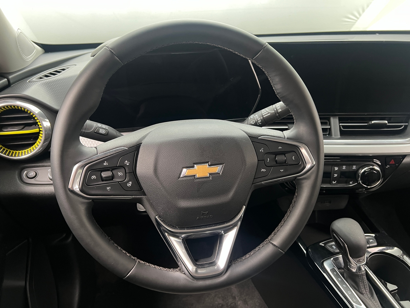 Thumbnail: 2025 Chevrolet Trax - 5